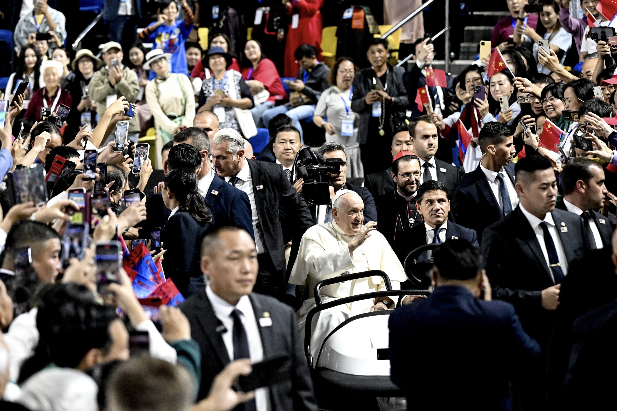 Papa saúda povo da China a partir da vizinha Mongólia