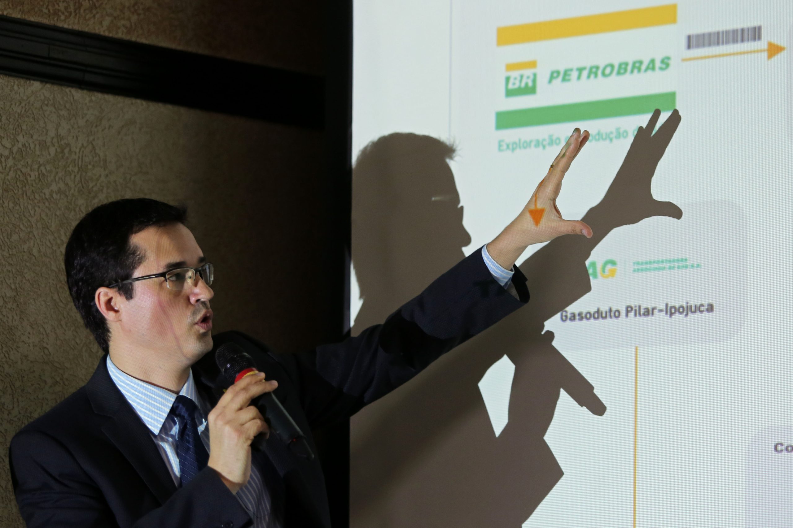 Será que o Procurador da República do Brasil deu um tiro no próprio pé?