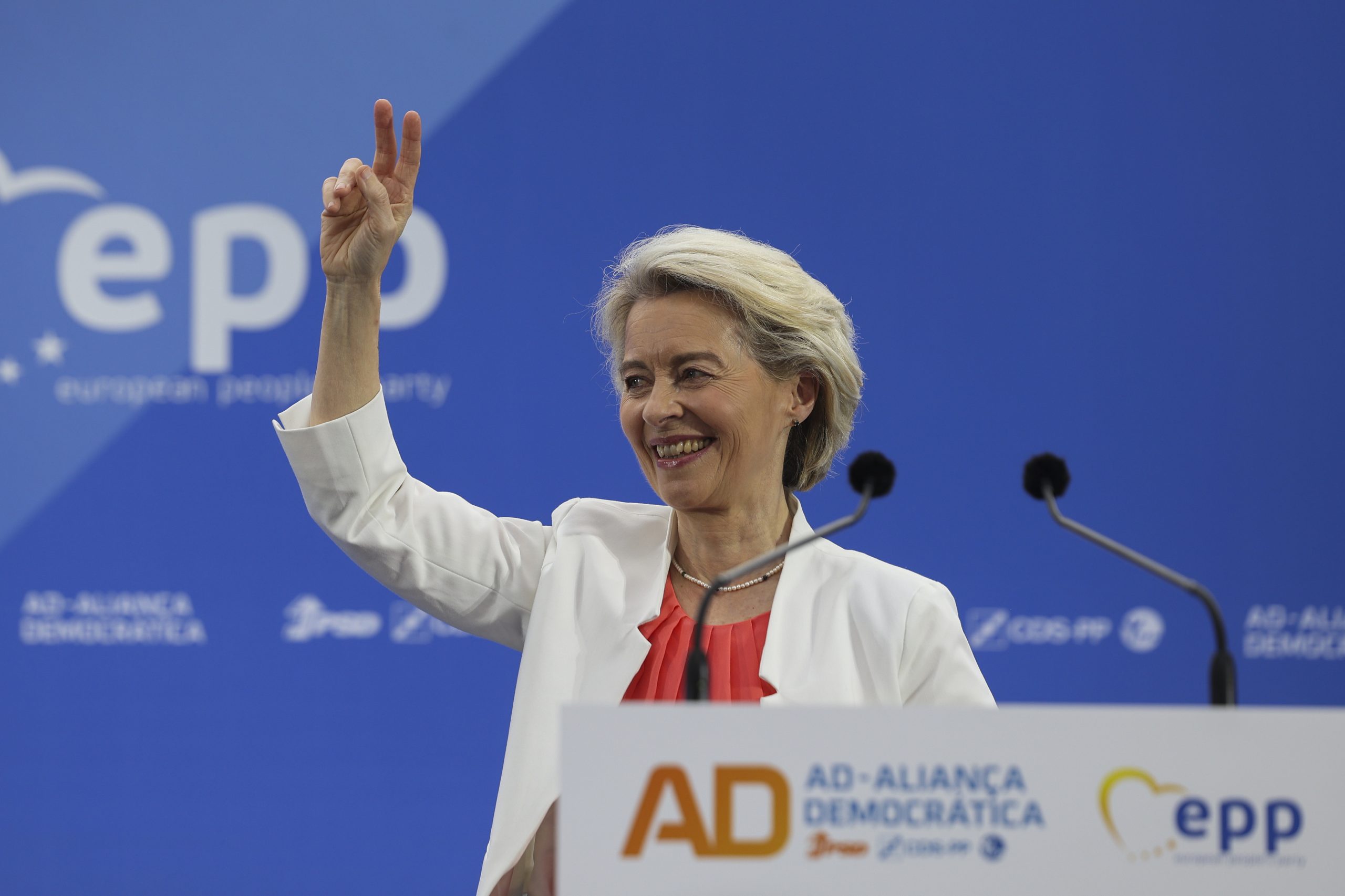 Europeias: Von der Leyen recorda 25 de Abril para lembrar valores da União Europeia em risco com Chega