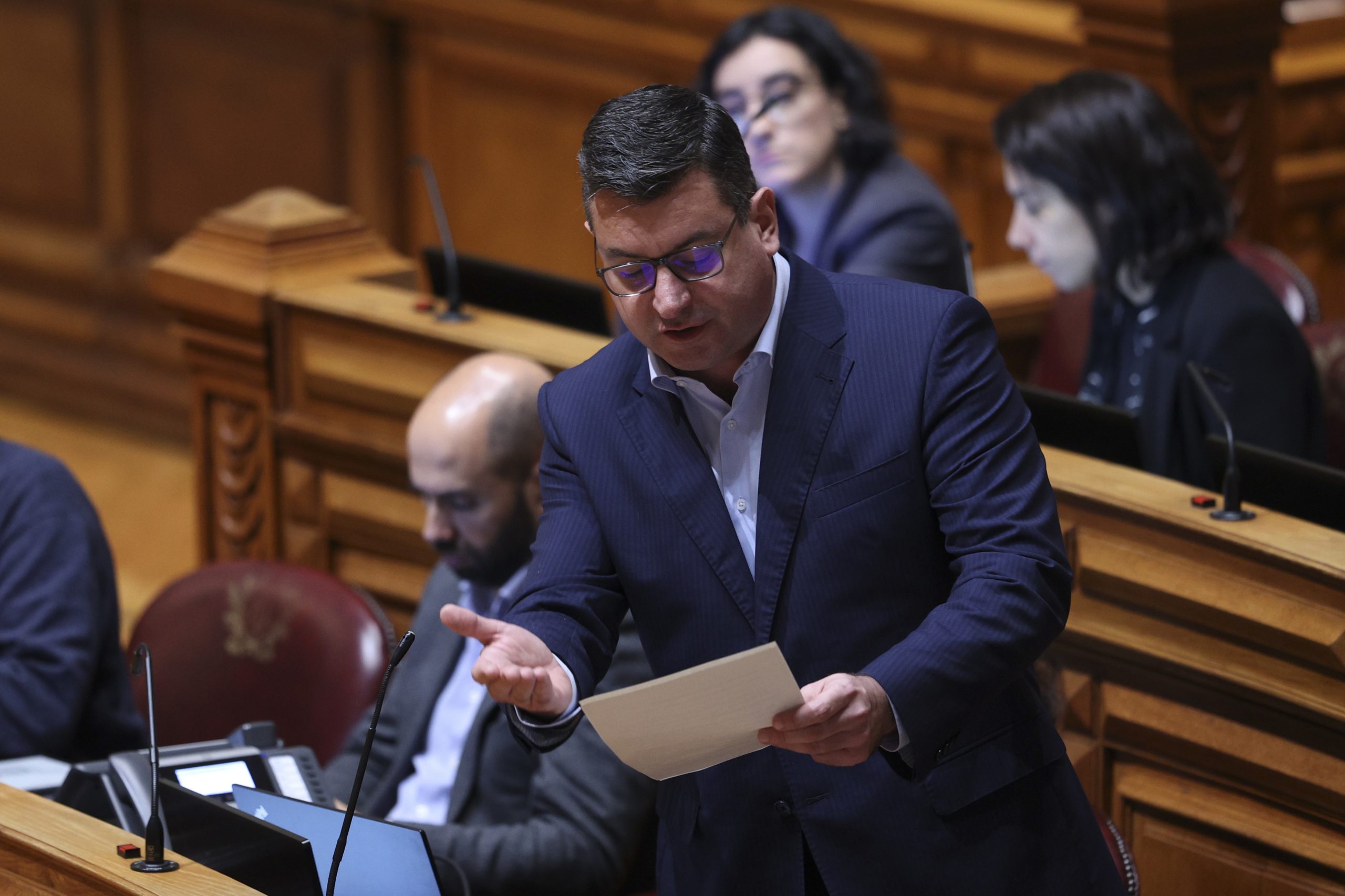 PCP defende que prioridade é travar “privatização ruinosa” da Efacec