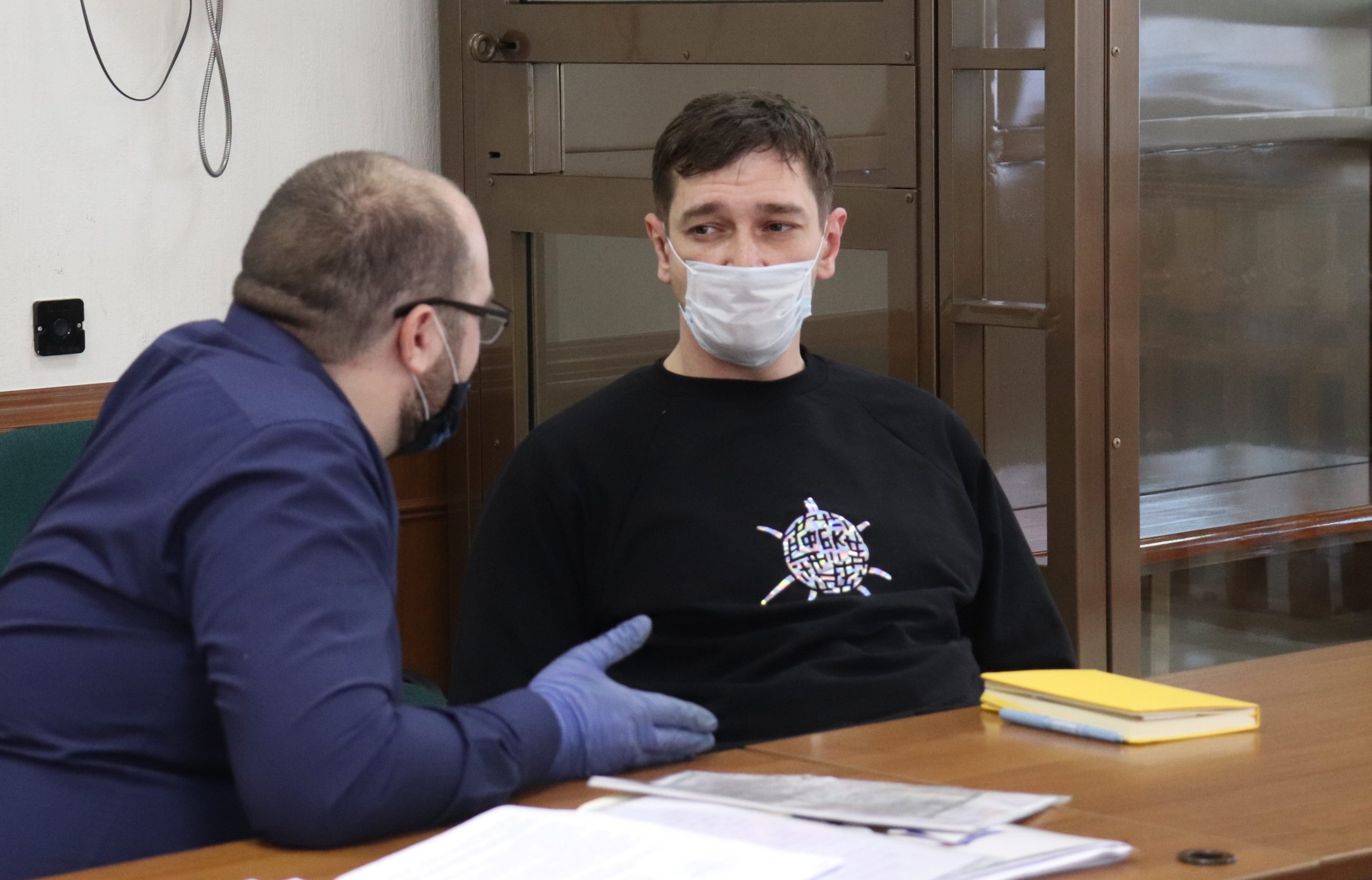 Irmão de Navalny alvo de mandado de captura na Rússia