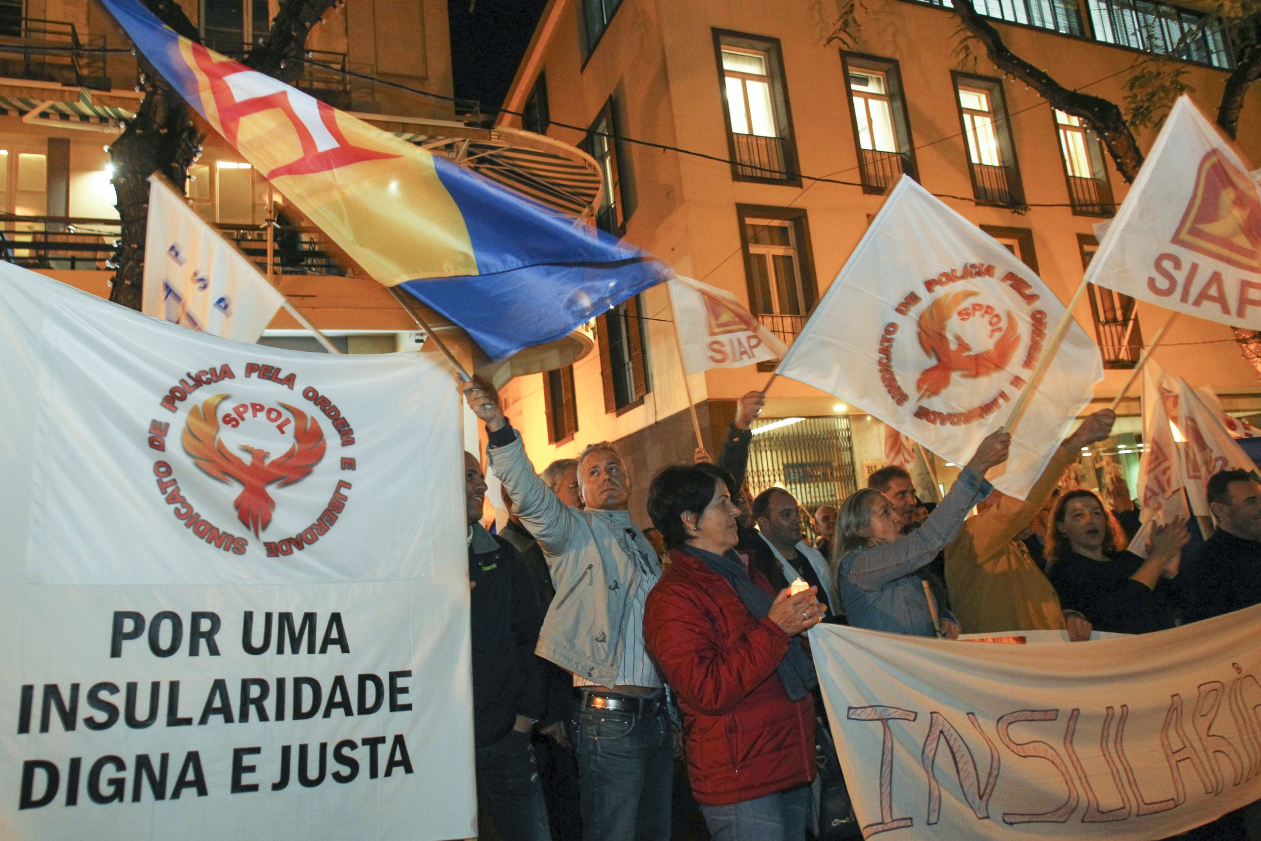 Forças de segurança manifestam-se no Funchal para exigir subsídio de insularidade