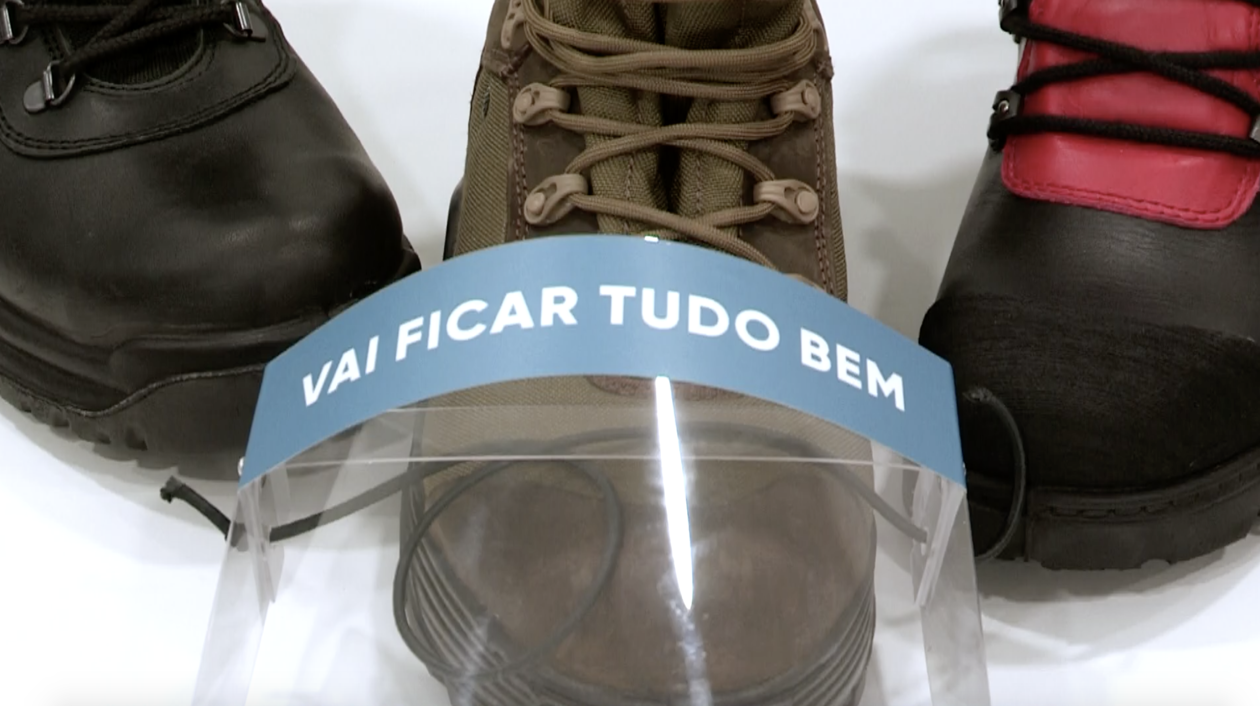 “Temos de manter a fábrica aberta”. Portuguesa Lavoro mantém laboração para calçar os “guerreiros da pandemia”