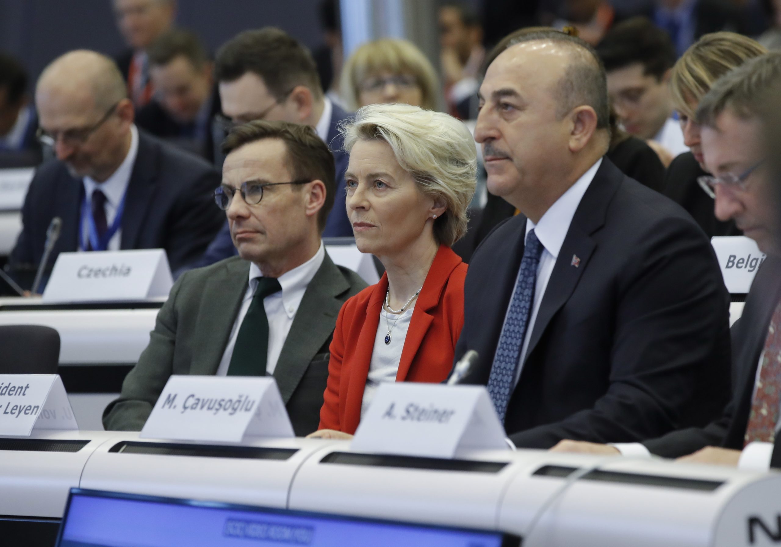 Avanços da Suécia para entrada na NATO “ficam aquém”, aponta Turquia
