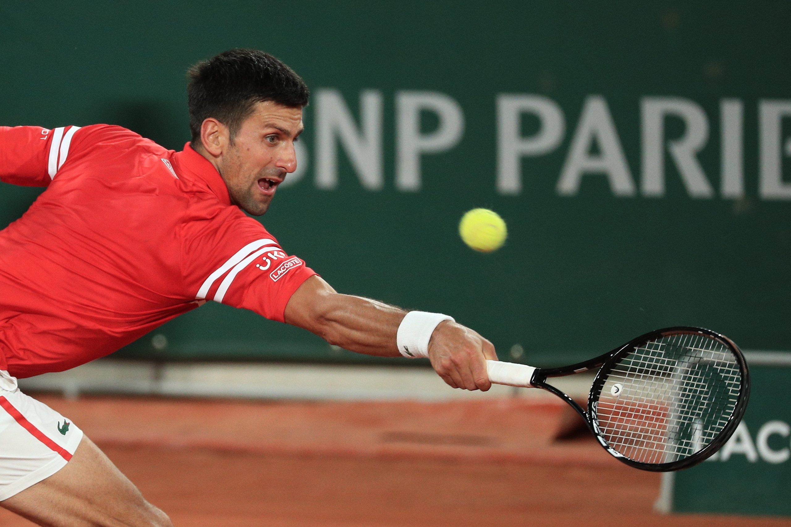 Novak Djokovic atinge segunda ronda de Roland Garros