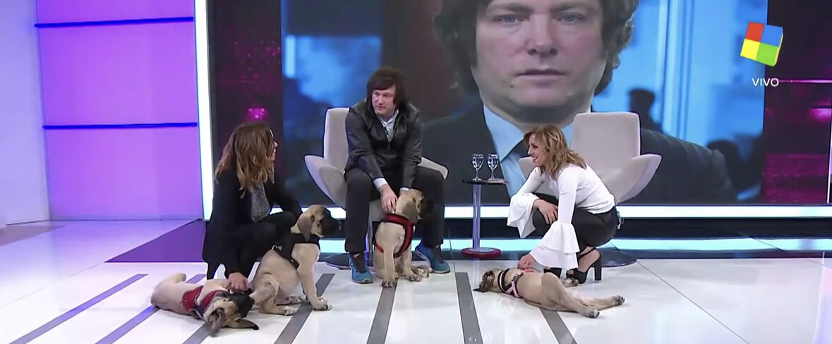 Dados sobre os gastos nos cães de Javier Milei protegidos por limites de acesso à informação na Argentina