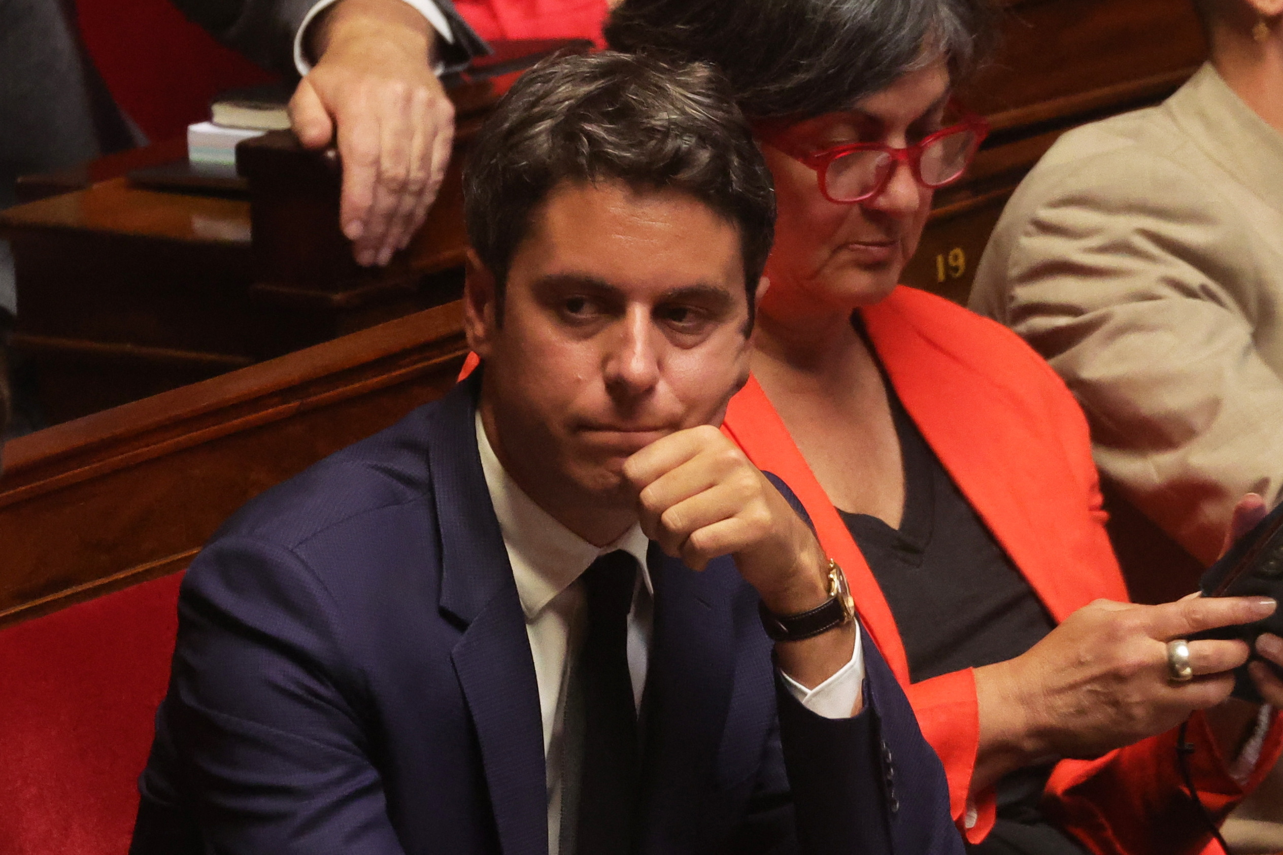 “Vândalos” querem bloquear Paris. Primeiro-ministro francês condena ataques “criminosos” no TGV