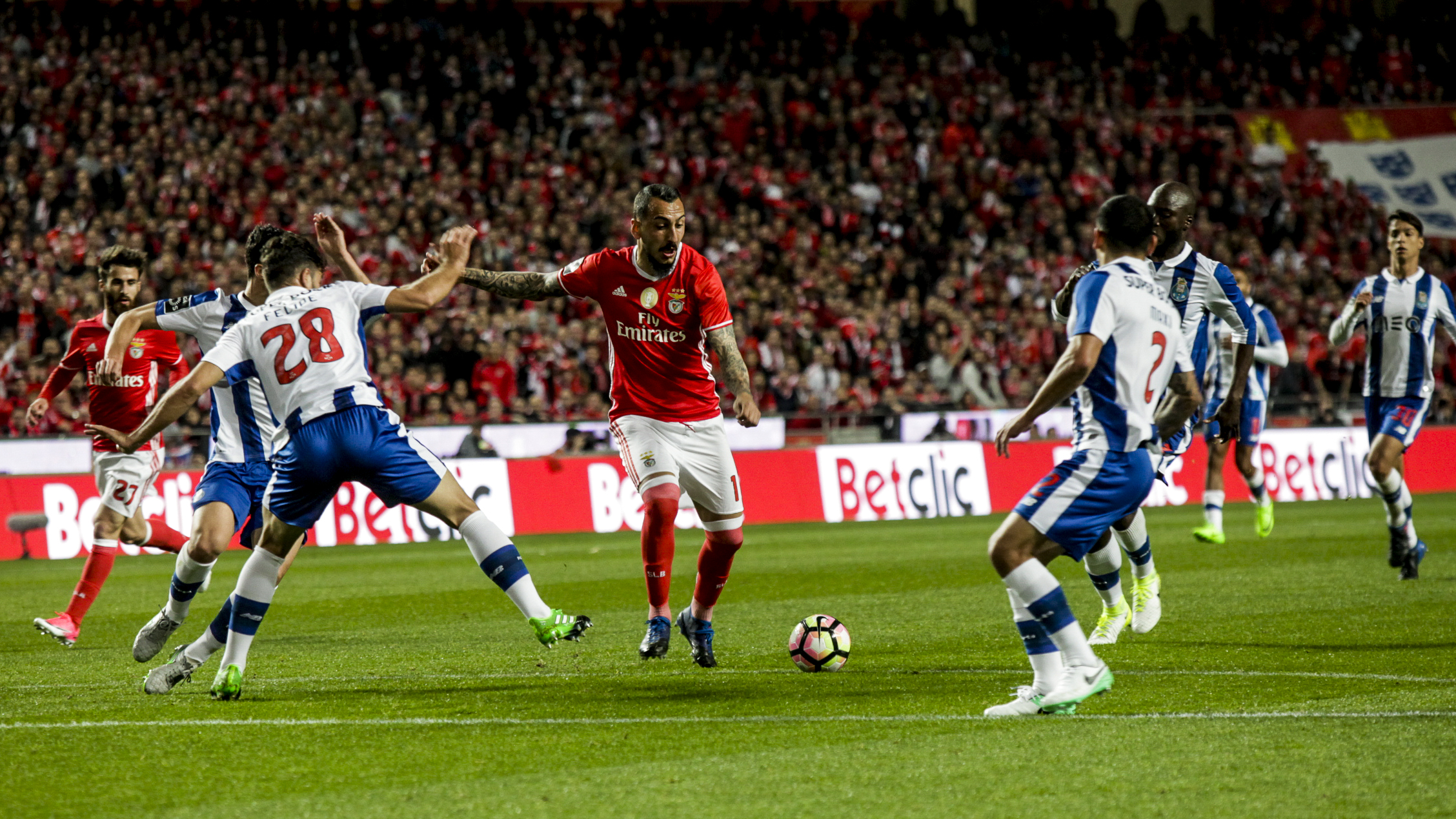 Esta Páscoa ‘é imprópria para cardíacos’. Benfica e FC Porto com testes difíceis antes do dérbi de Alvalade