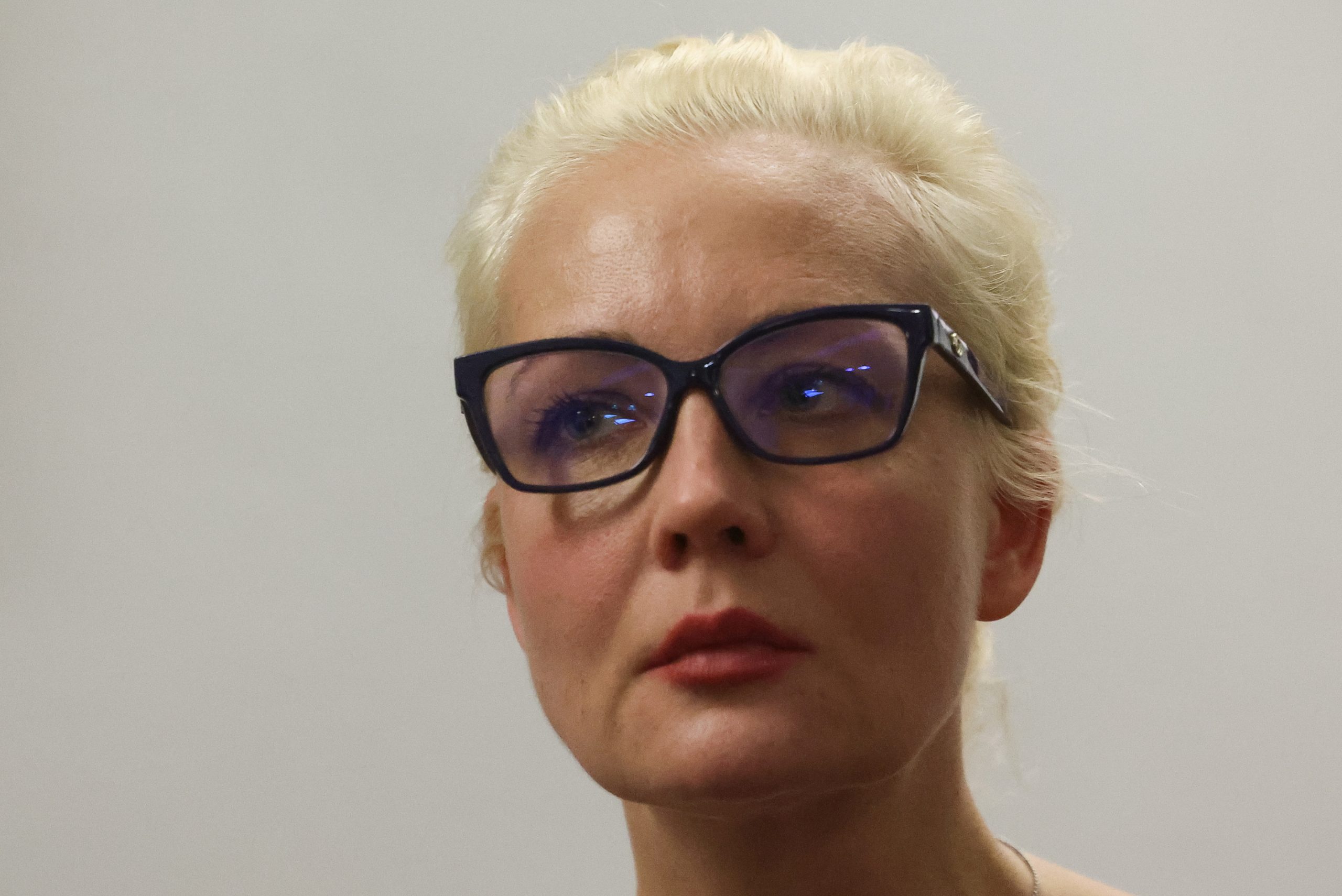 Viúva de Navalny acusa Putin de reter corpo para assegurar enterro secreto