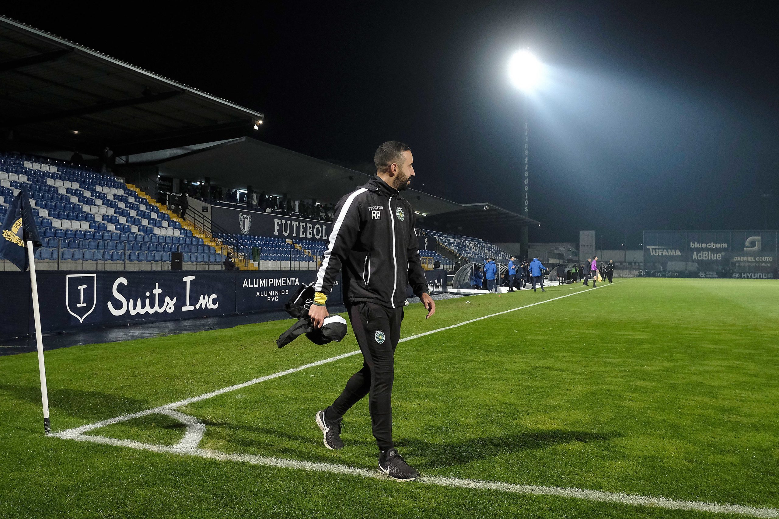 “Roubalheira do c…, isto é uma vergonha”. Palavras de Rúben Amorim valem suspensão por 15 dia após expulsão em Famalicão