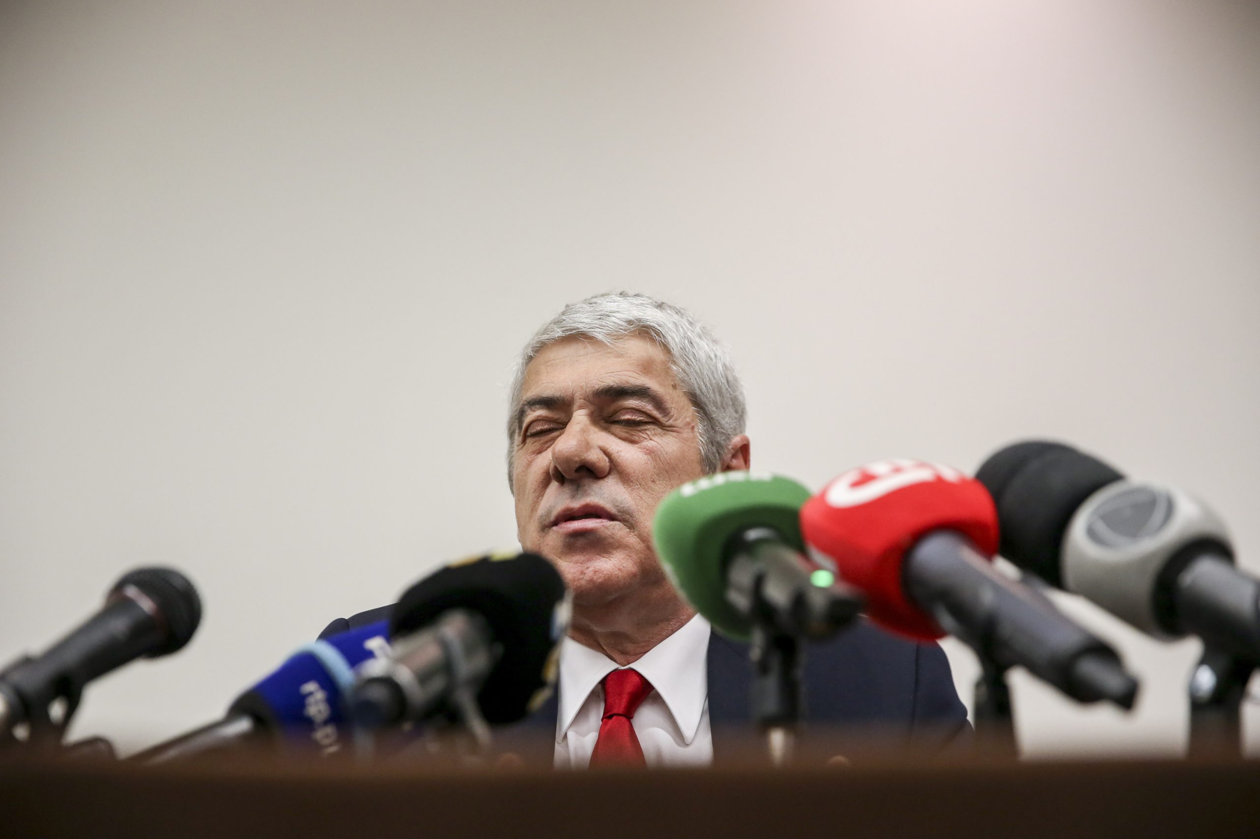 José Sócrates acusa tribunal de escolha intencional de juiz e de ludibriar a lei