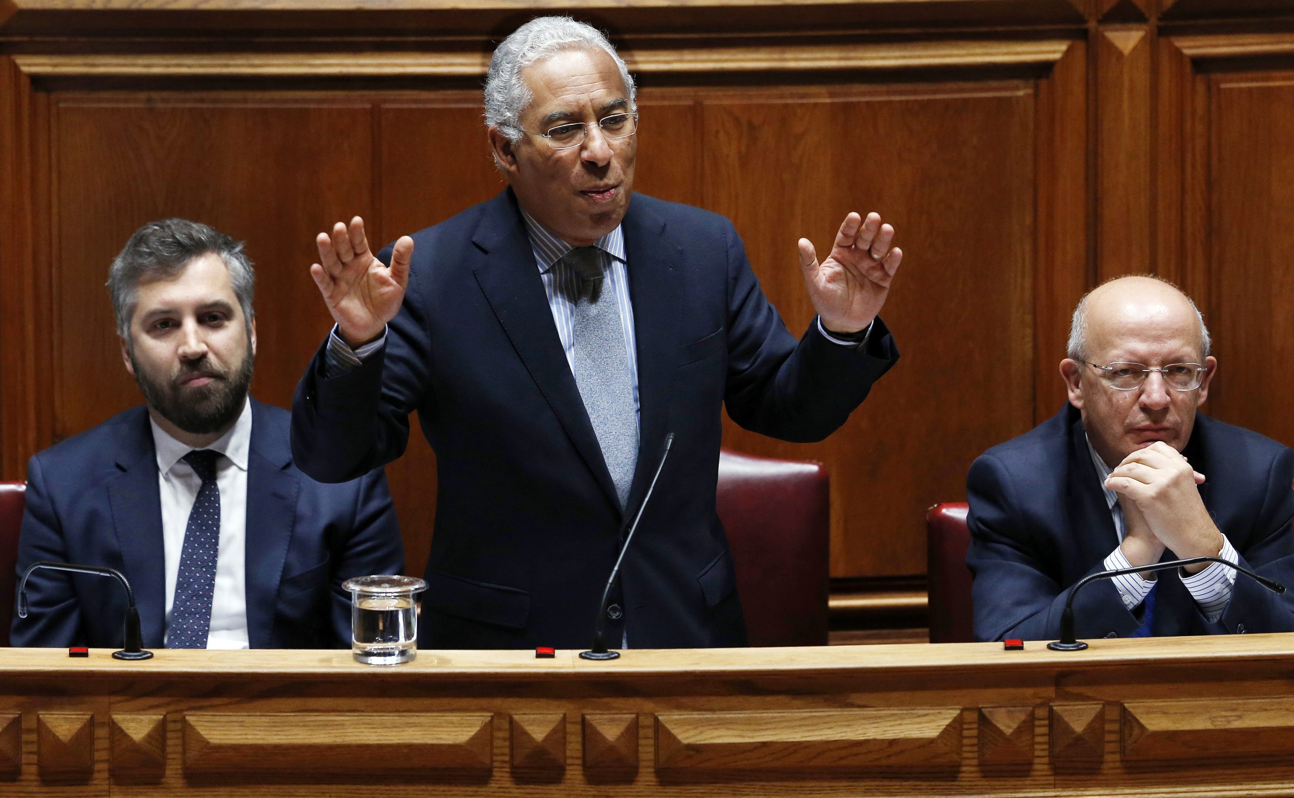 Após chumbo da TSU, o “diabo” regressou ao Parlamento. Debate entre Costa e Passos sobe de tom