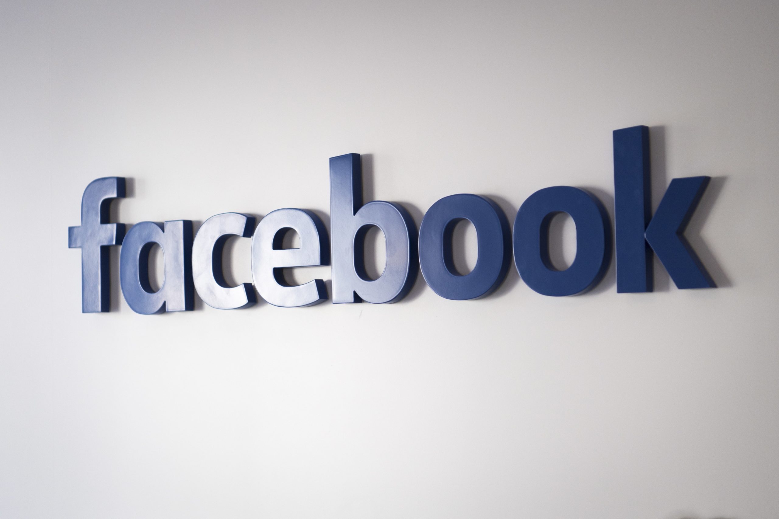 Covid-19: Facebook vai reabrir escritórios em Silicon Valley com capacidade reduzida