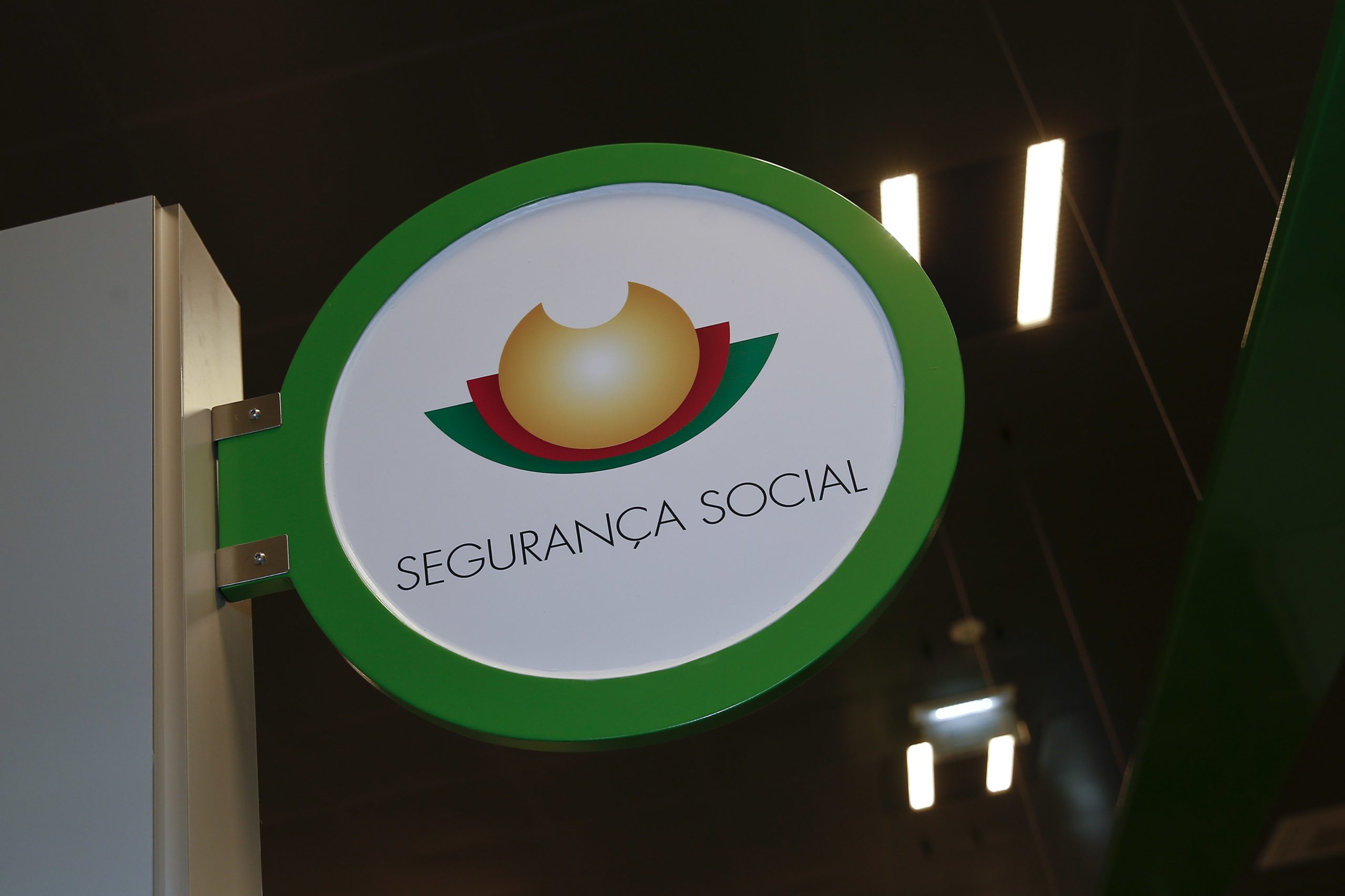 Governo prevê que excedente da Segurança Social atinja quase 5 mil ME