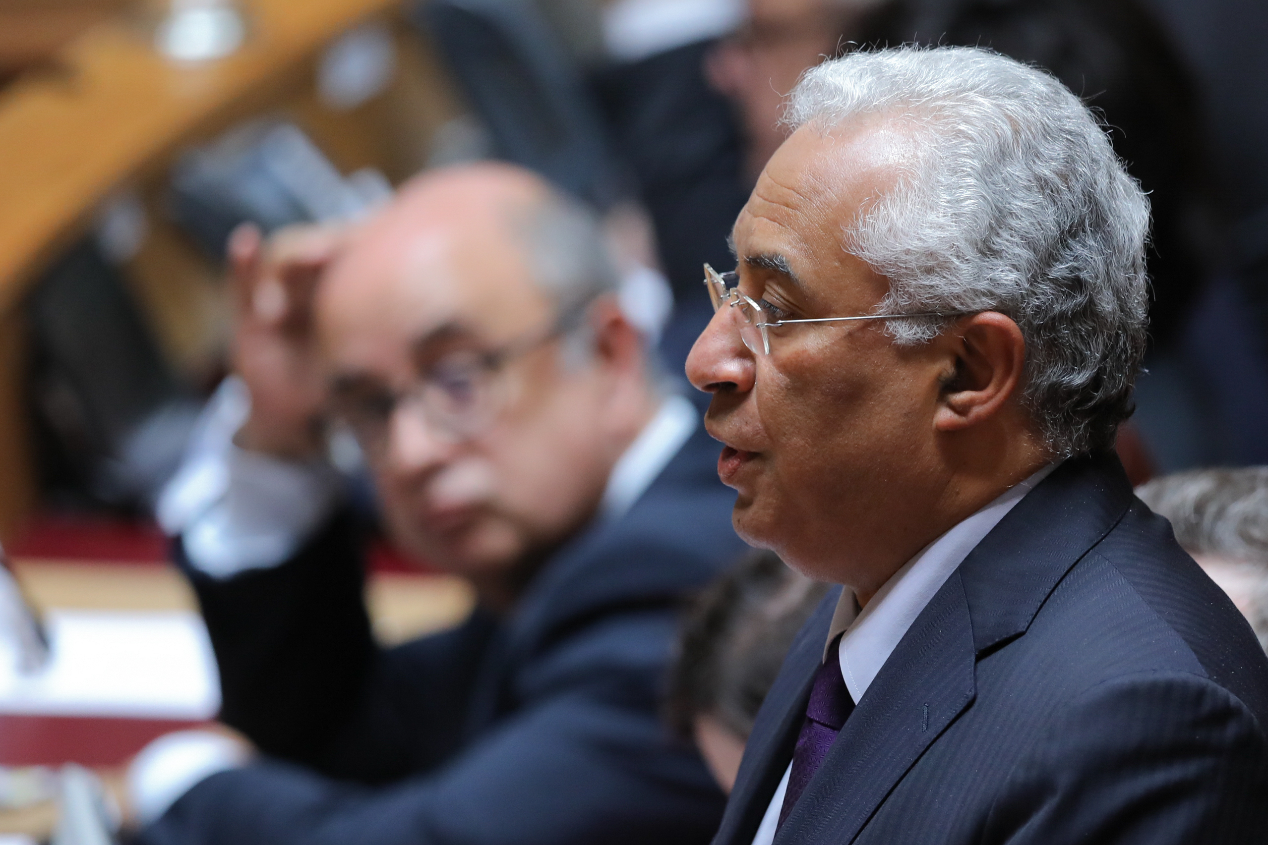 Costa diz que tem “mãos bastante atadas” quanto aos CTT. E diz que “quem deve, paga, e a EDP deve pagar”