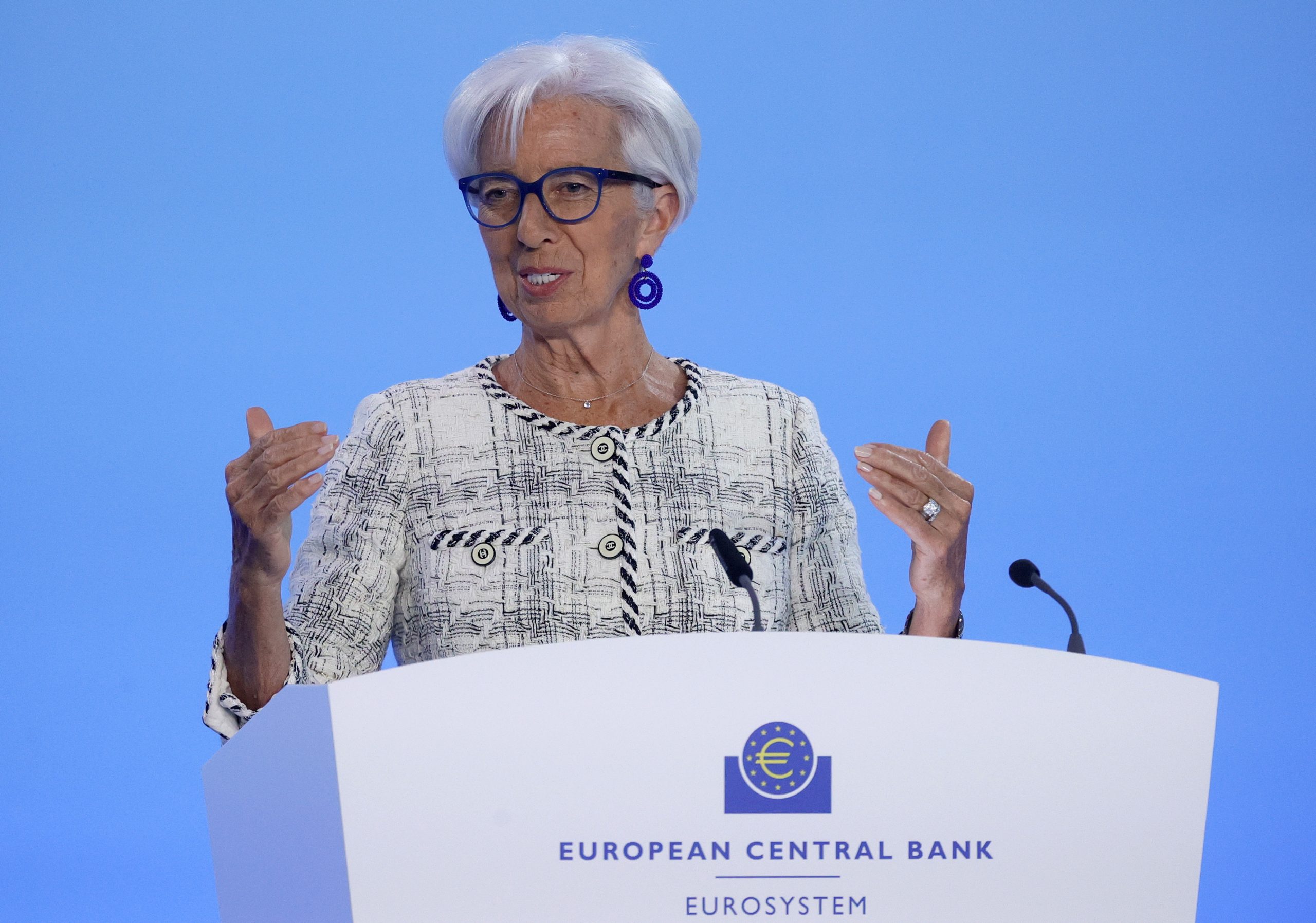 “É demasiado cedo para dizer se as taxas de juro do BCE atingiram o seu pico”, diz Lagarde
