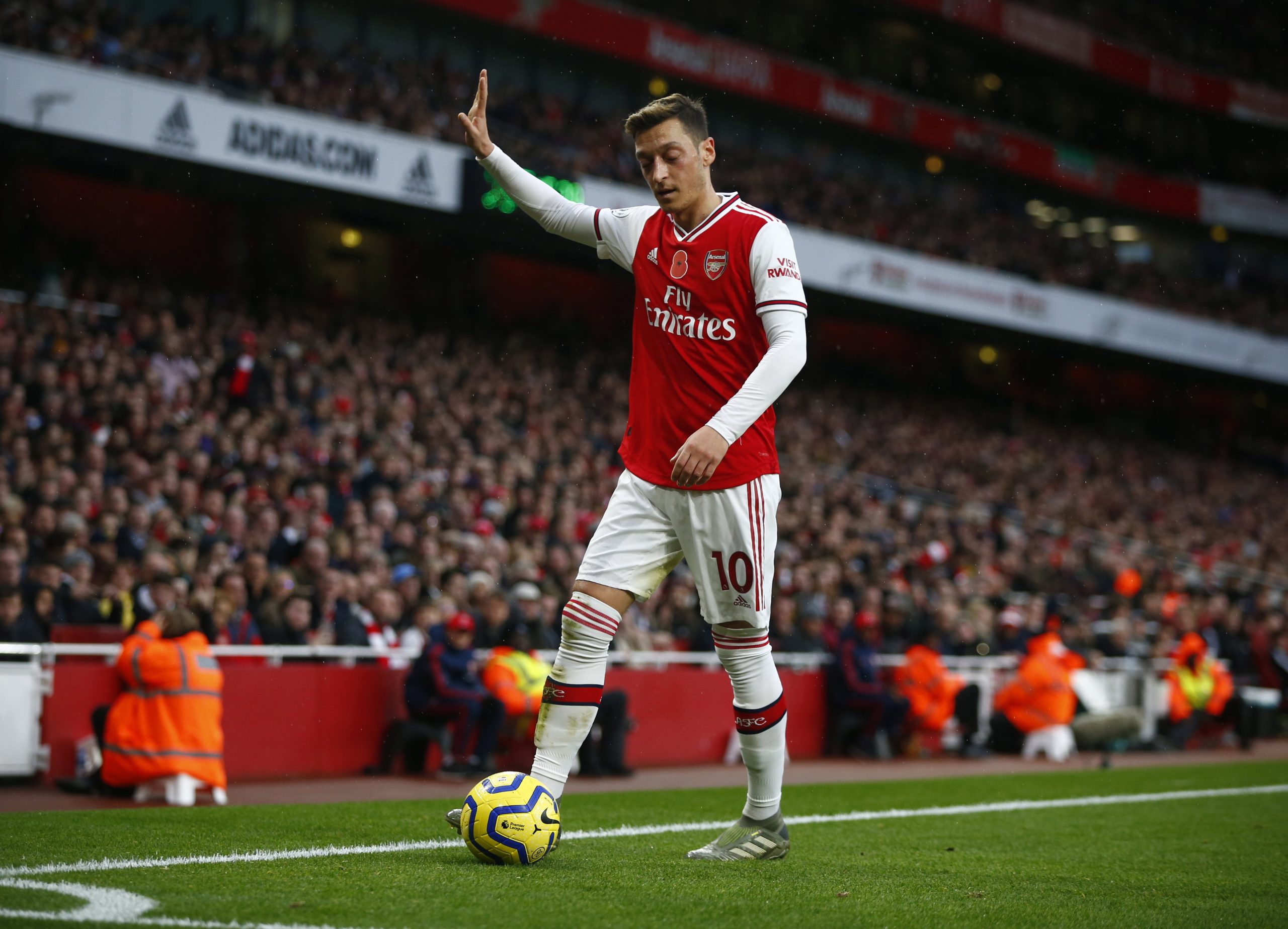 Mike Pompeo ‘joga’ ao lado de Mesut Özil nos comentários sobre minorias étnicas muçulmanas na China