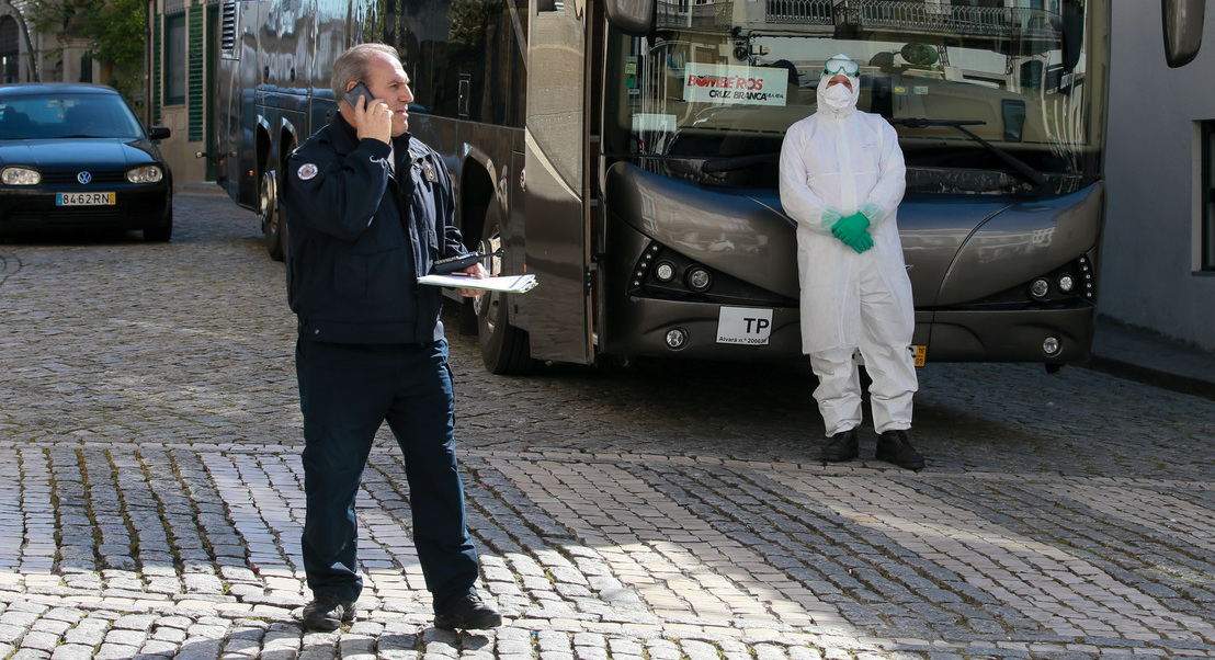 Proteção Civil de Vila Real diz que faltam equipamentos a bombeiros e profissionais de saúde