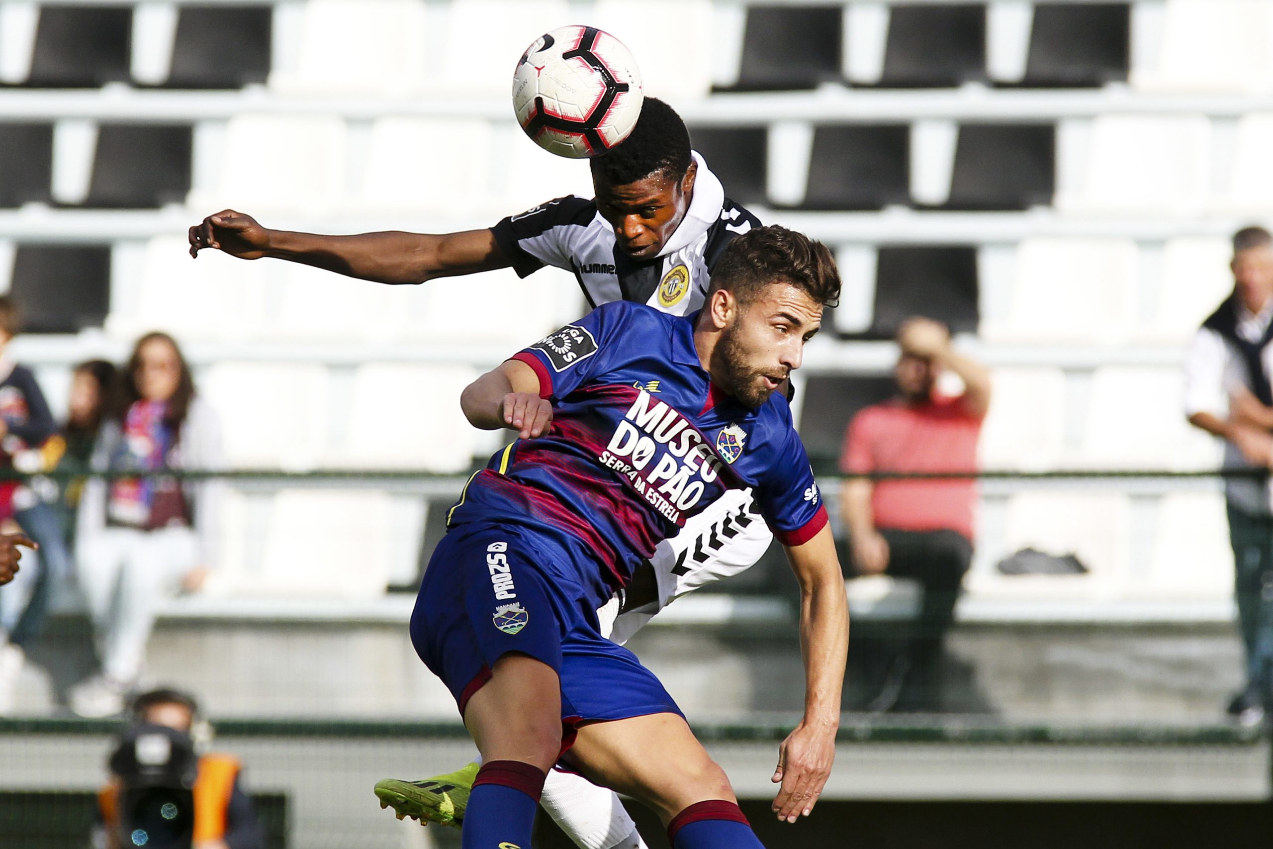 Defesa Luís Martins rescinde “por mútuo acordo” com Desportivo de Chaves