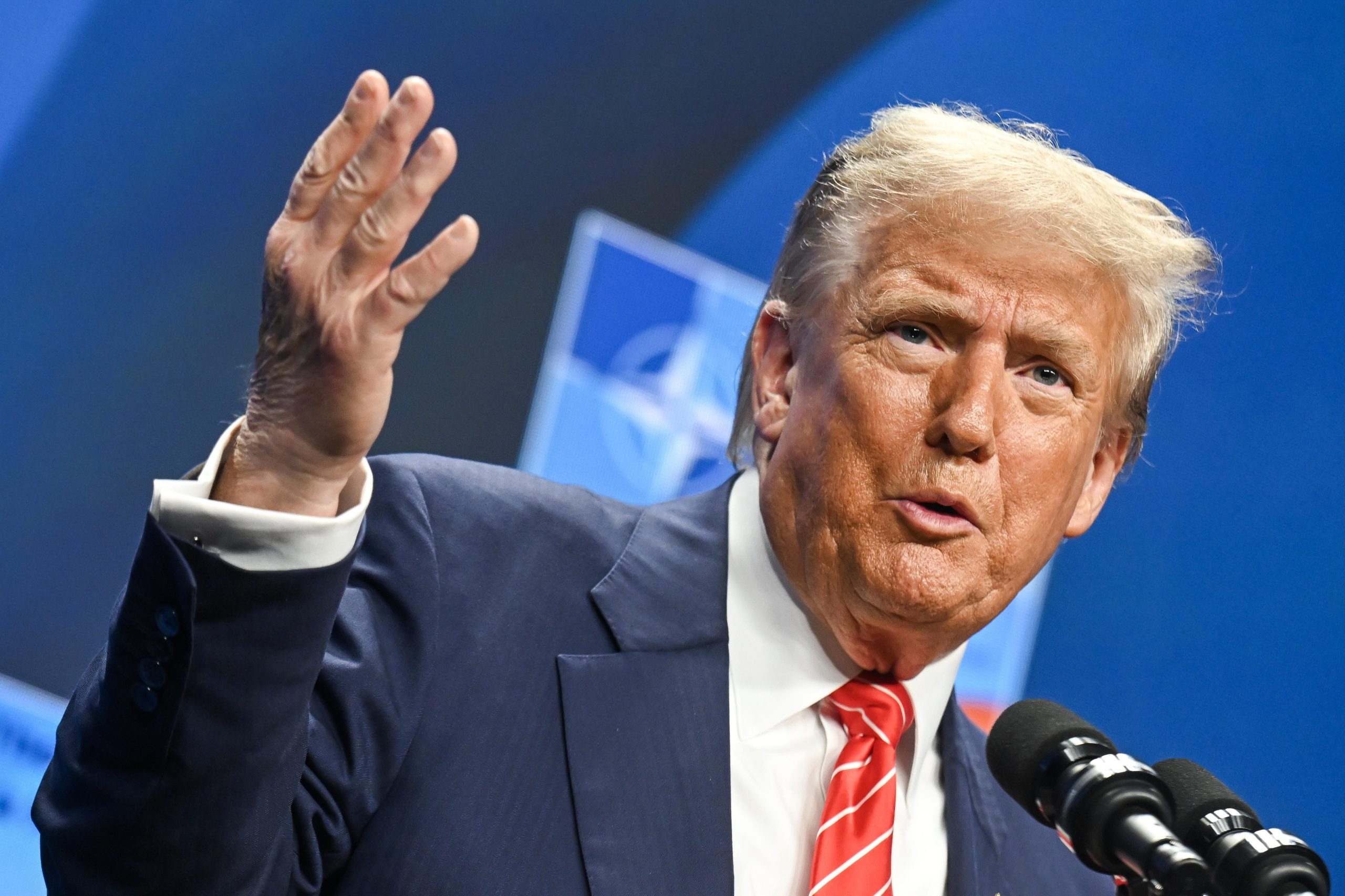 “Quando estás a perder, não tens muitas alternativas”. Trump pressiona Zelensky e defende concessões à Rússia