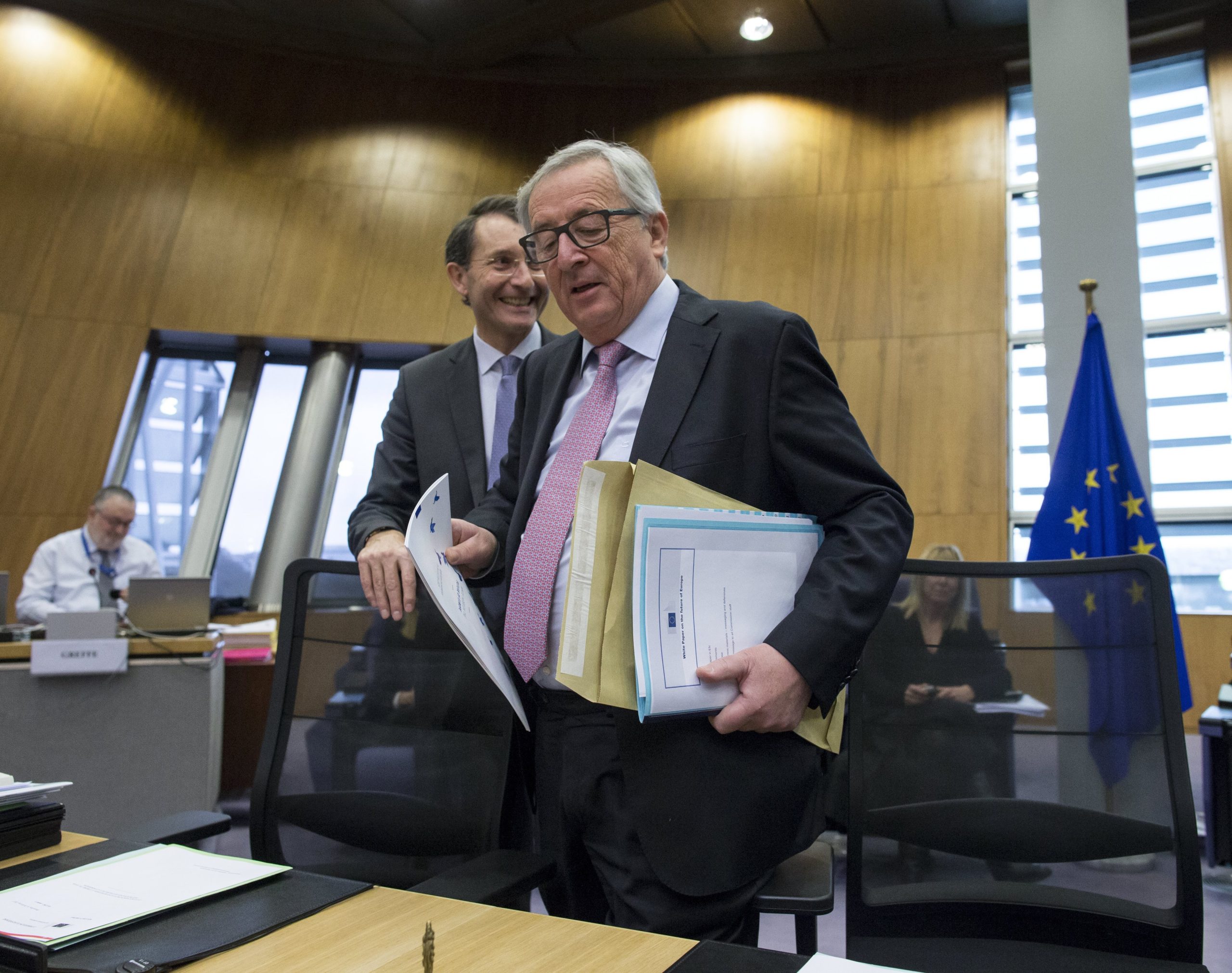 Juncker lança debate sobre o futuro da União Europeia a 27