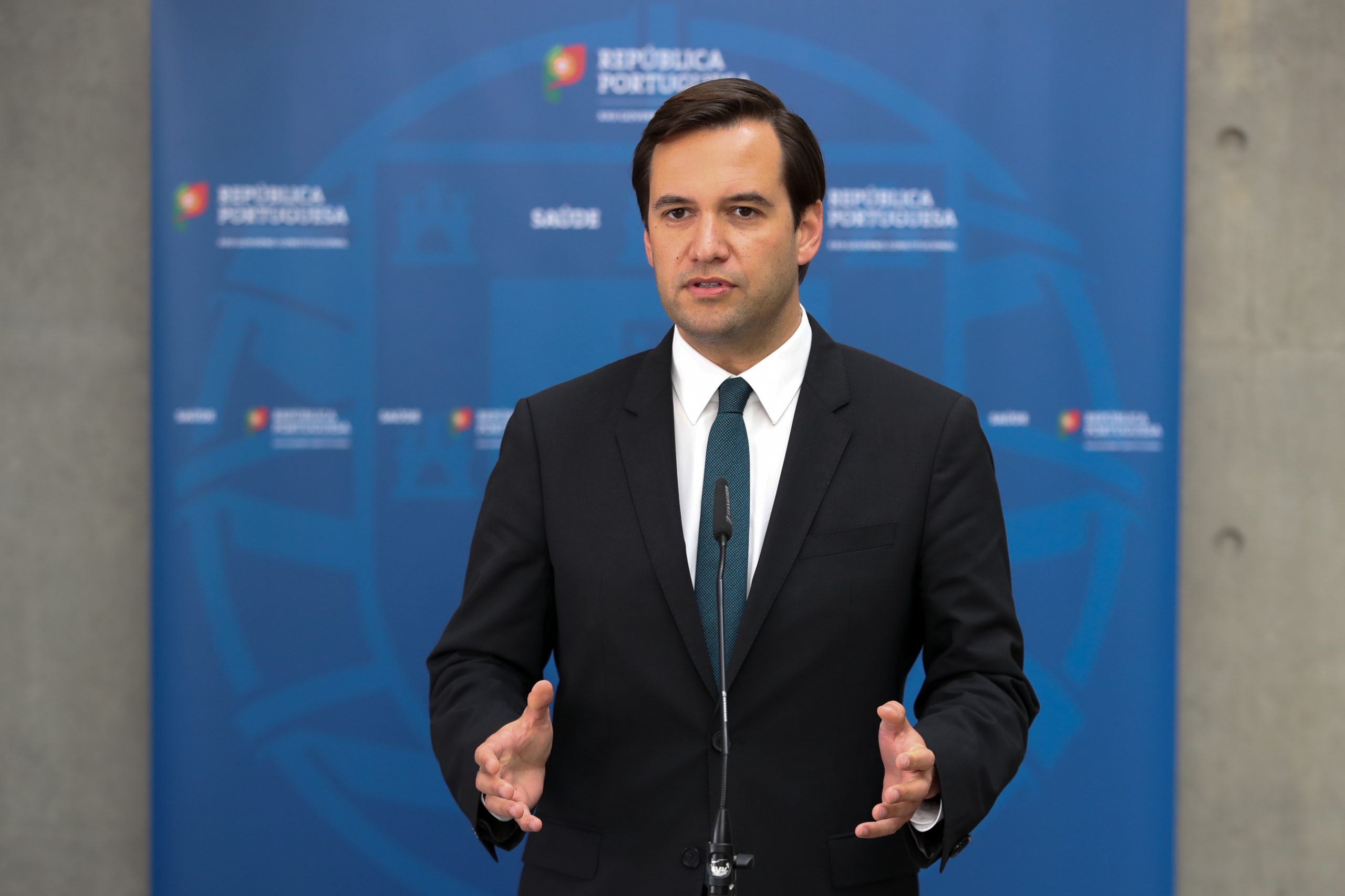 Covid-19: PSD aponta “falta de preparação” e pede mudança na estratégia