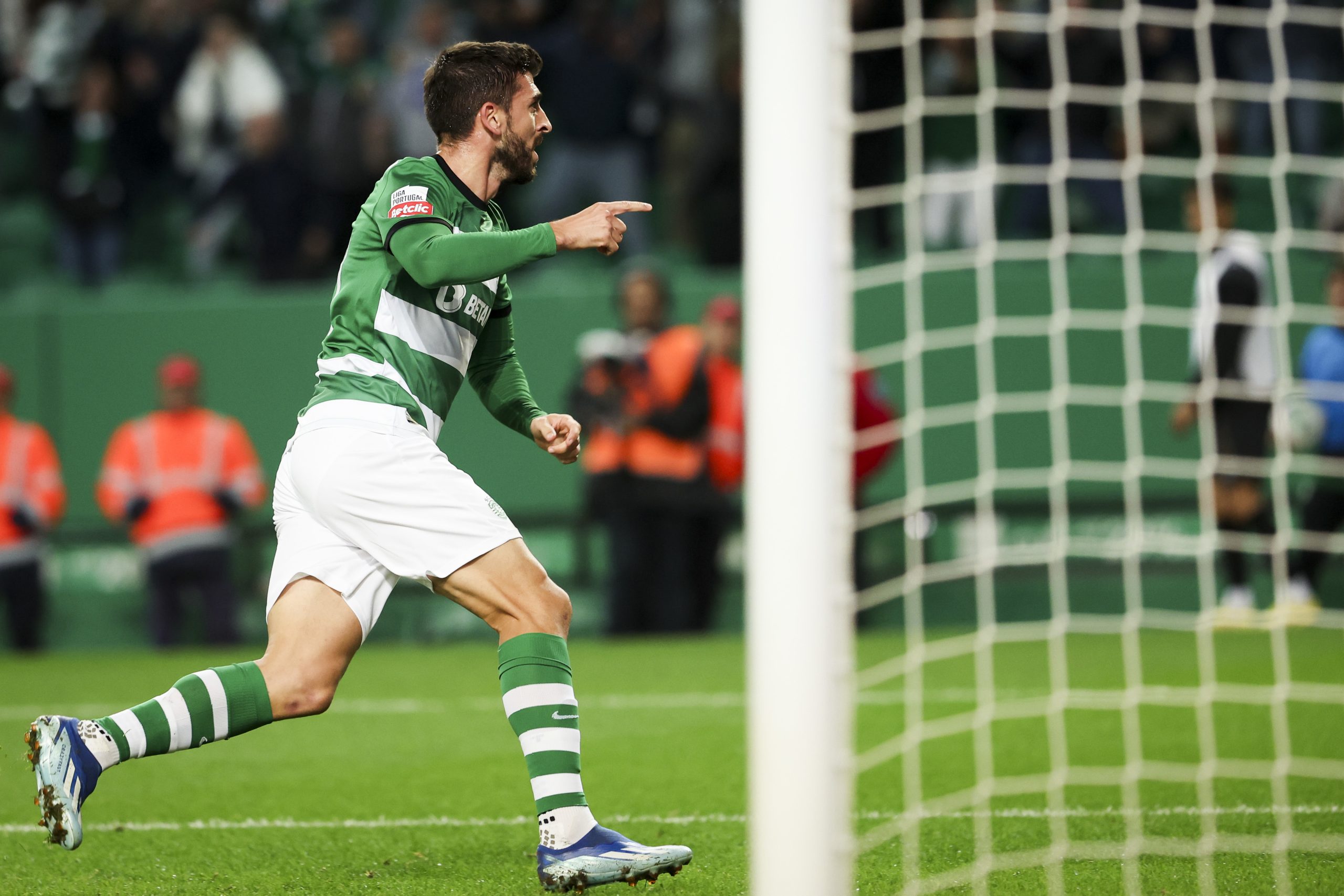 Sporting regressa à liderança isolada da I Liga com triunfo sobre Estrela da Amadora