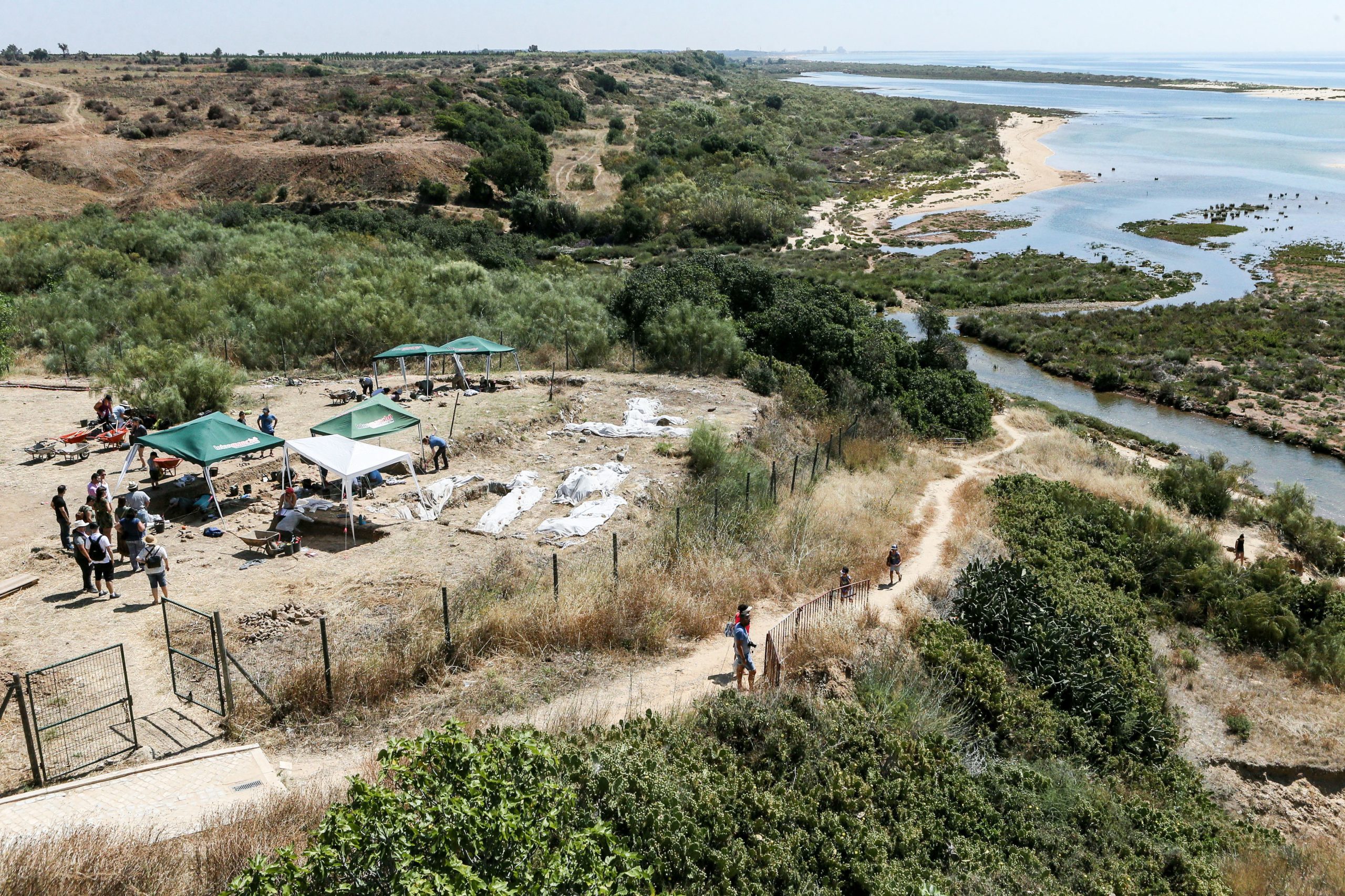 Arqueólogos detetam bairro islâmico onde pensavam estar ermida cristã de Cacela Velha
