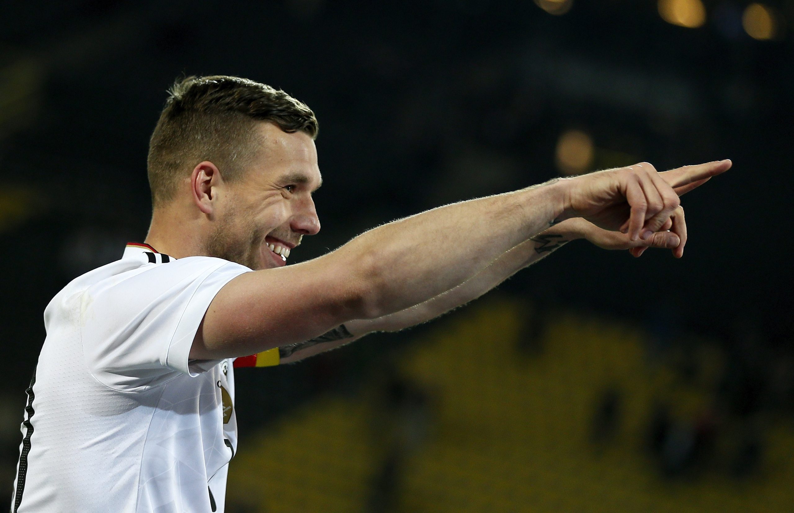 Podolski dá vitória à Alemanha frente à Inglaterra na sua despedida da ‘mannschatf’