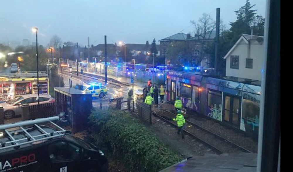 Cinco mortos e 50 feridos no descarrilamento de um elétrico em Londres