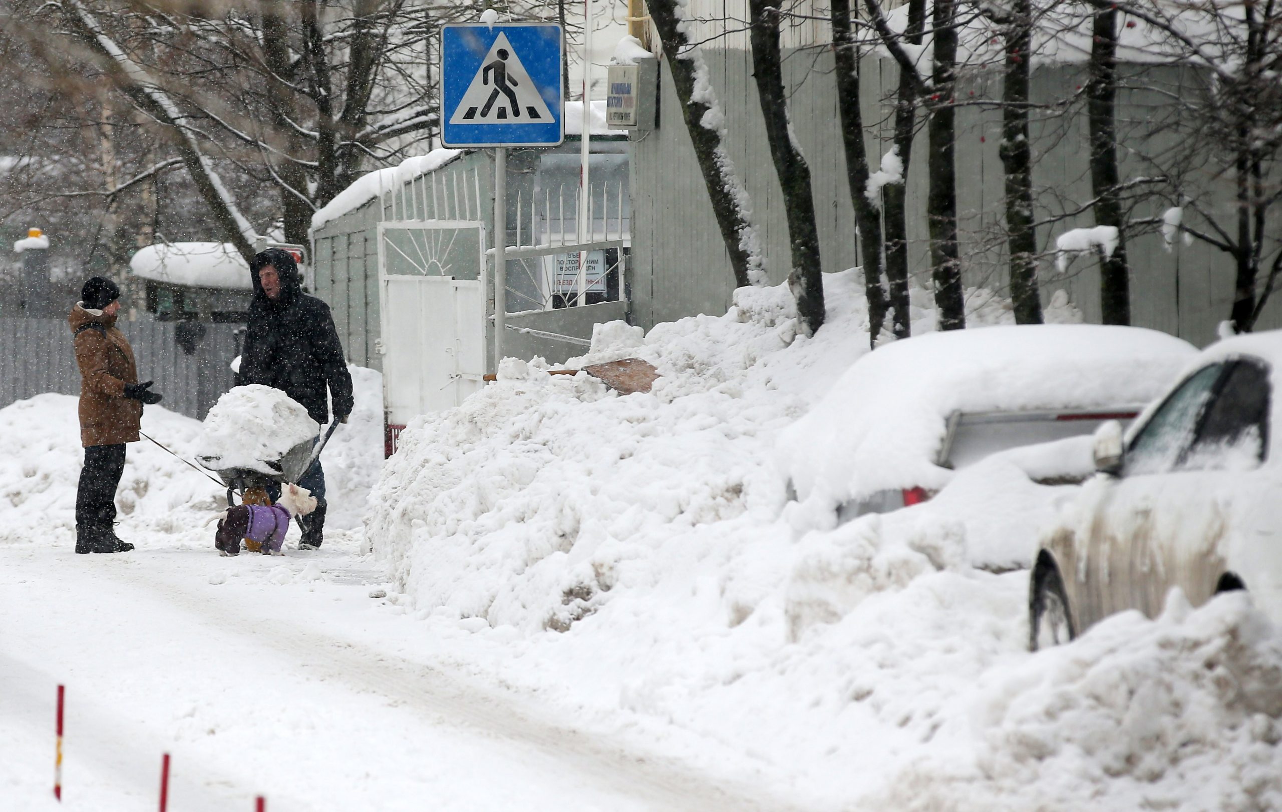 Neve e chuva paralisam Moscovo