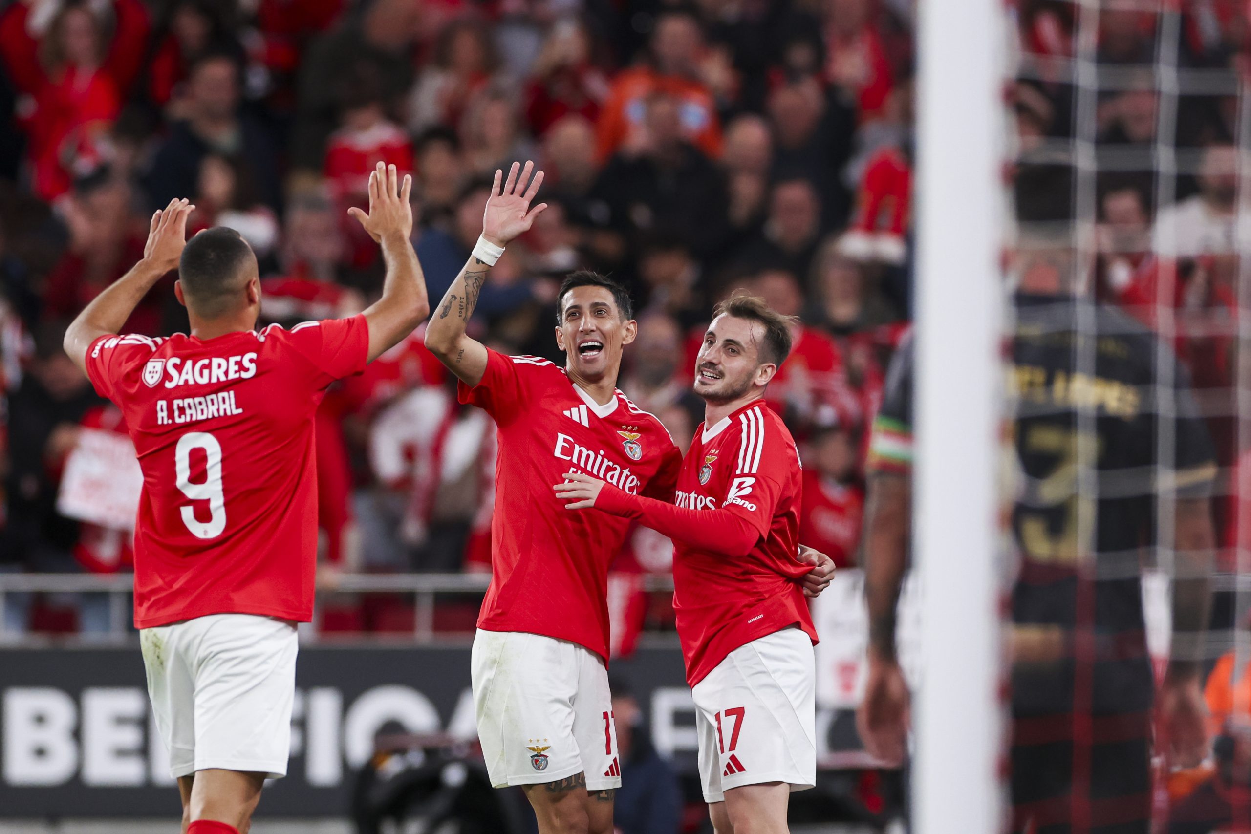 Benfica marca sete golos ao Estrela da Amadora e segue em frente na Taça de Portugal