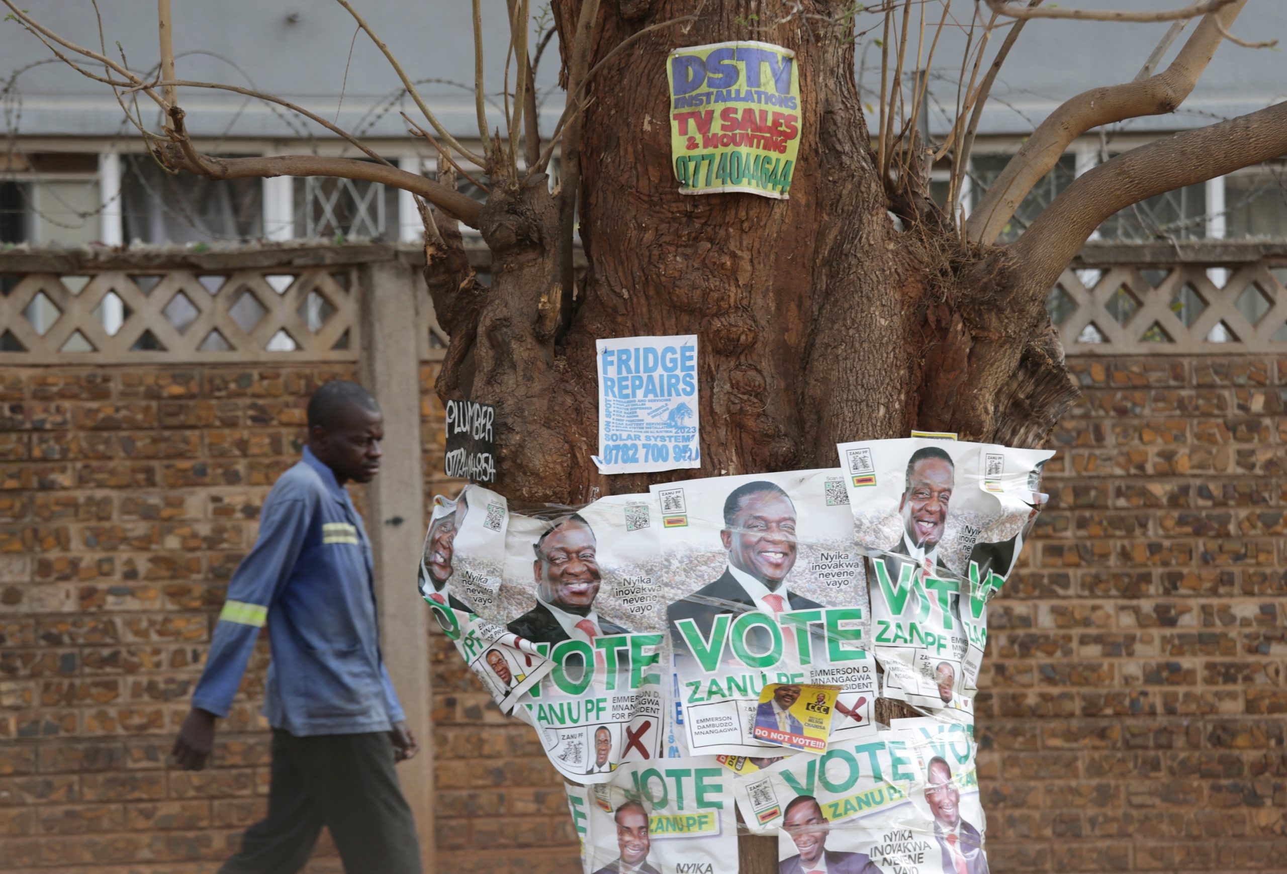 Oposição do Zimbabué quer novas eleições presidenciais por considerar anteriores “nulas”