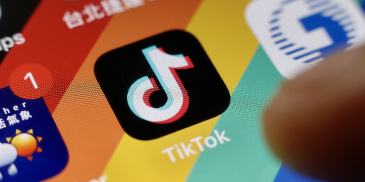 Comprar menos para viver melhor? A nova moda do TikTok convida a reduzir o consumo