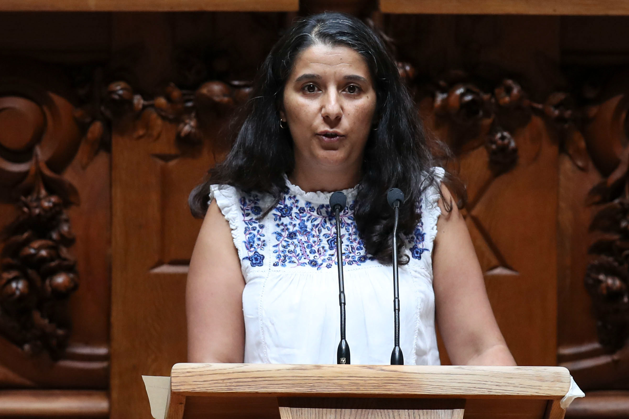PCP não quer olhar a rostos e pede novas políticas na área da saúde