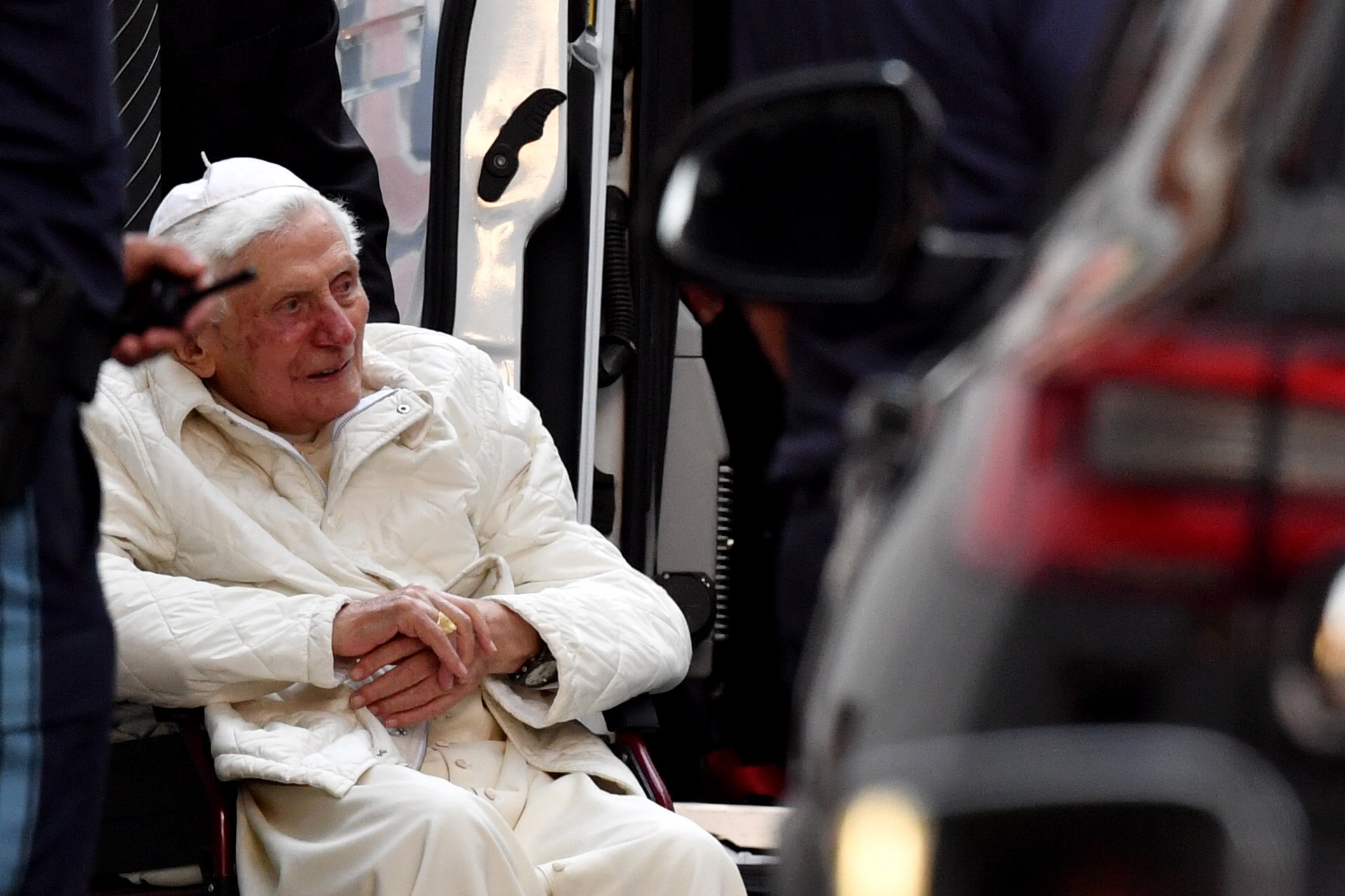 Papa Bento XVI “estável”, mas situação é grave e irreversível