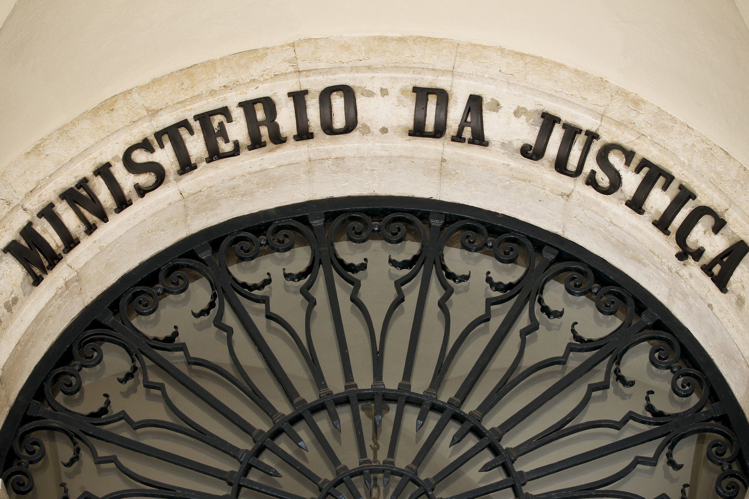 Ministério da Justiça compra dois edifícios para a PJ em Setúbal e nos Açores