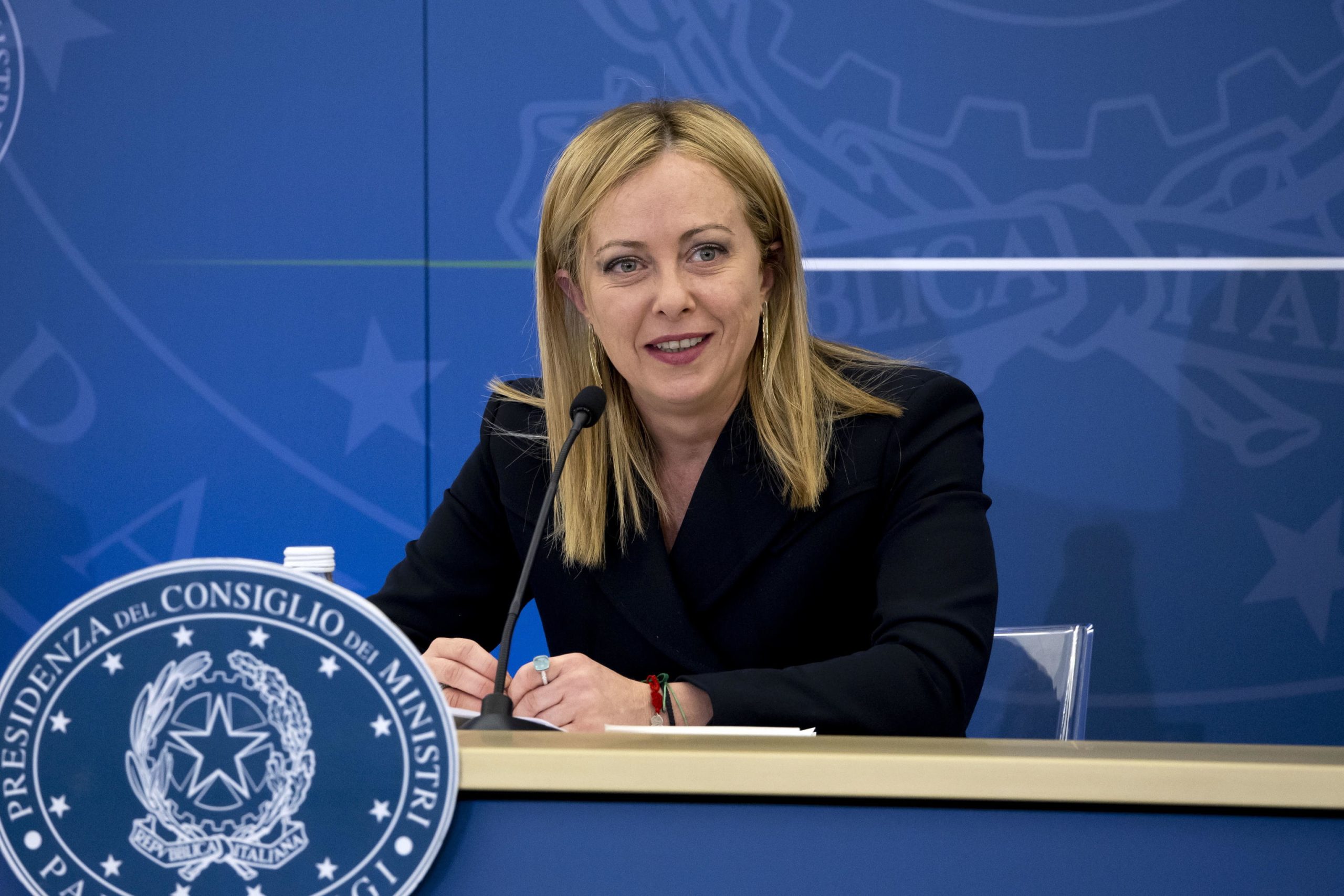 Fim da vacina anticovid obrigatória para profissionais de saúde entre primeiras medidas de Meloni
