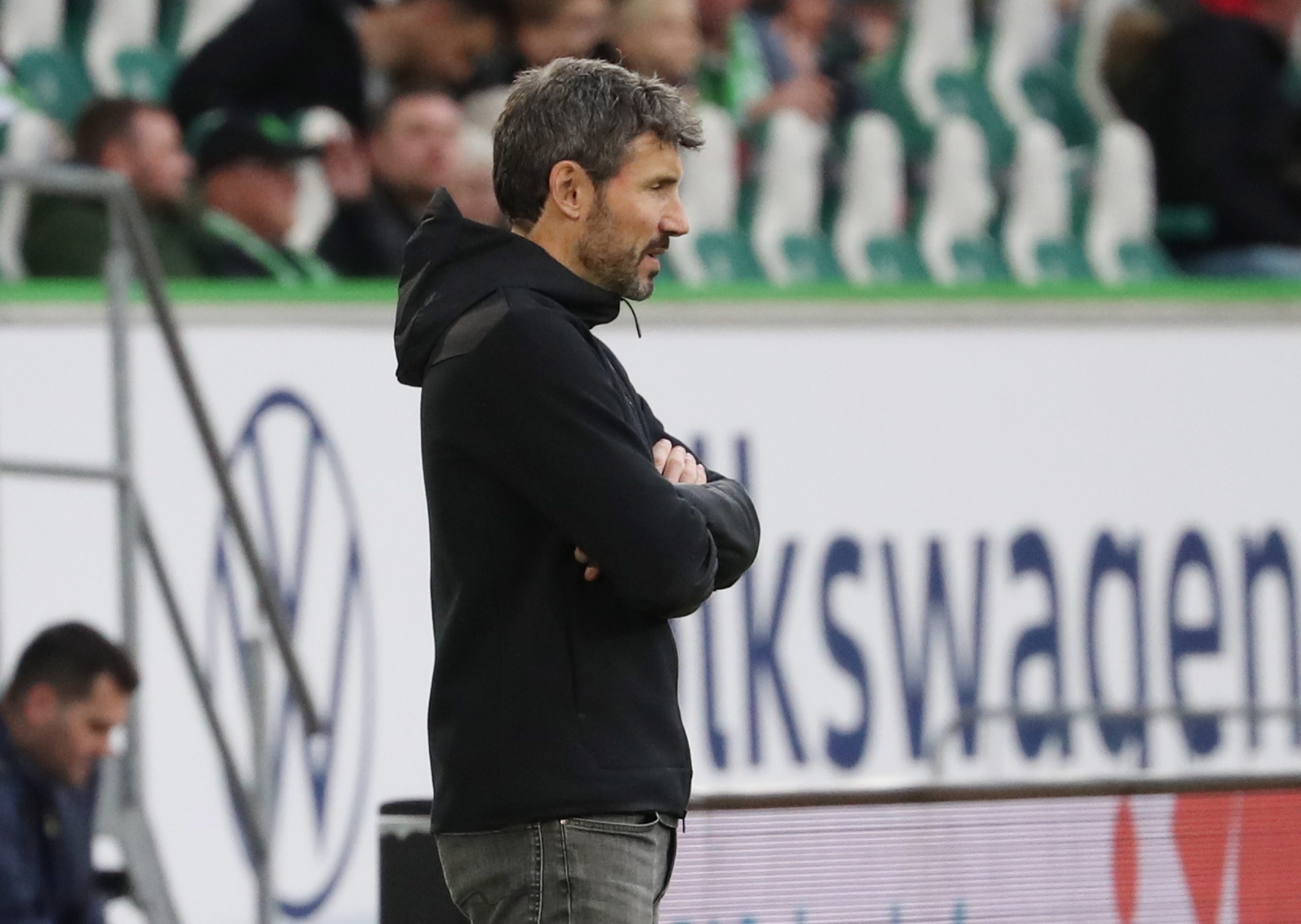 Antuérpia, adversário do FC Porto, renova contrato com treinador Mark van Bommel