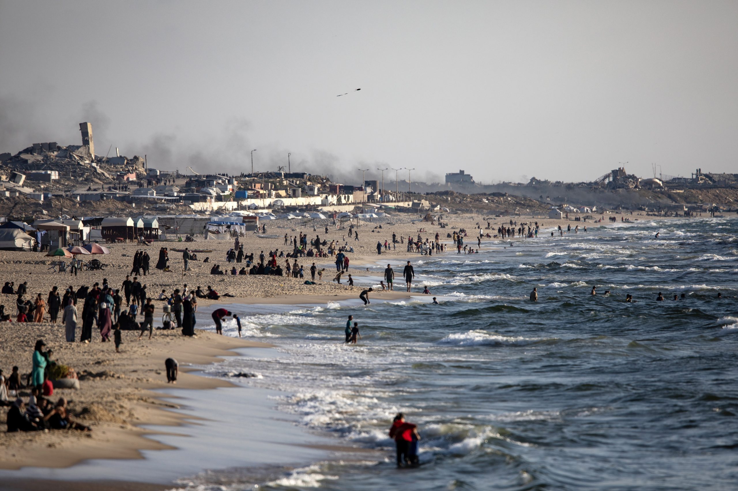 Israel pede evacuação de várias zonas da cidade de Gaza e mata nove pessoas no sul