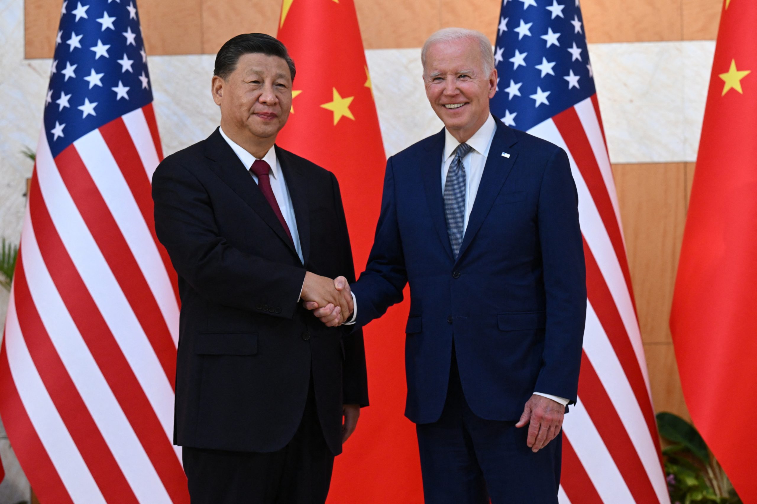 Presidente dos EUA afirma que homólogo chinês pertence à categoria “dos ditadores”