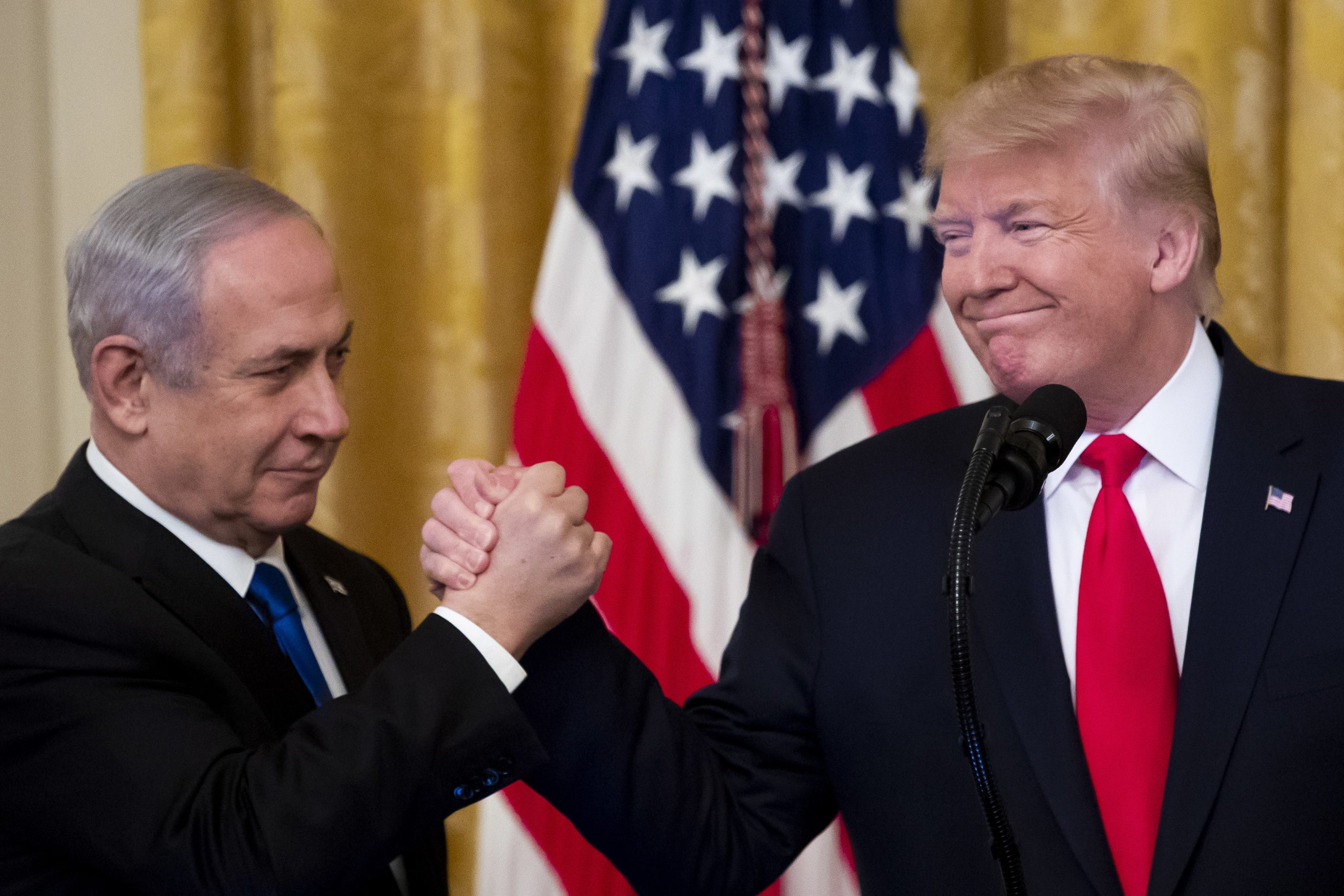 Netanyahu espera vitória de Trump nos EUA para planear próximos passos, afirmam analistas