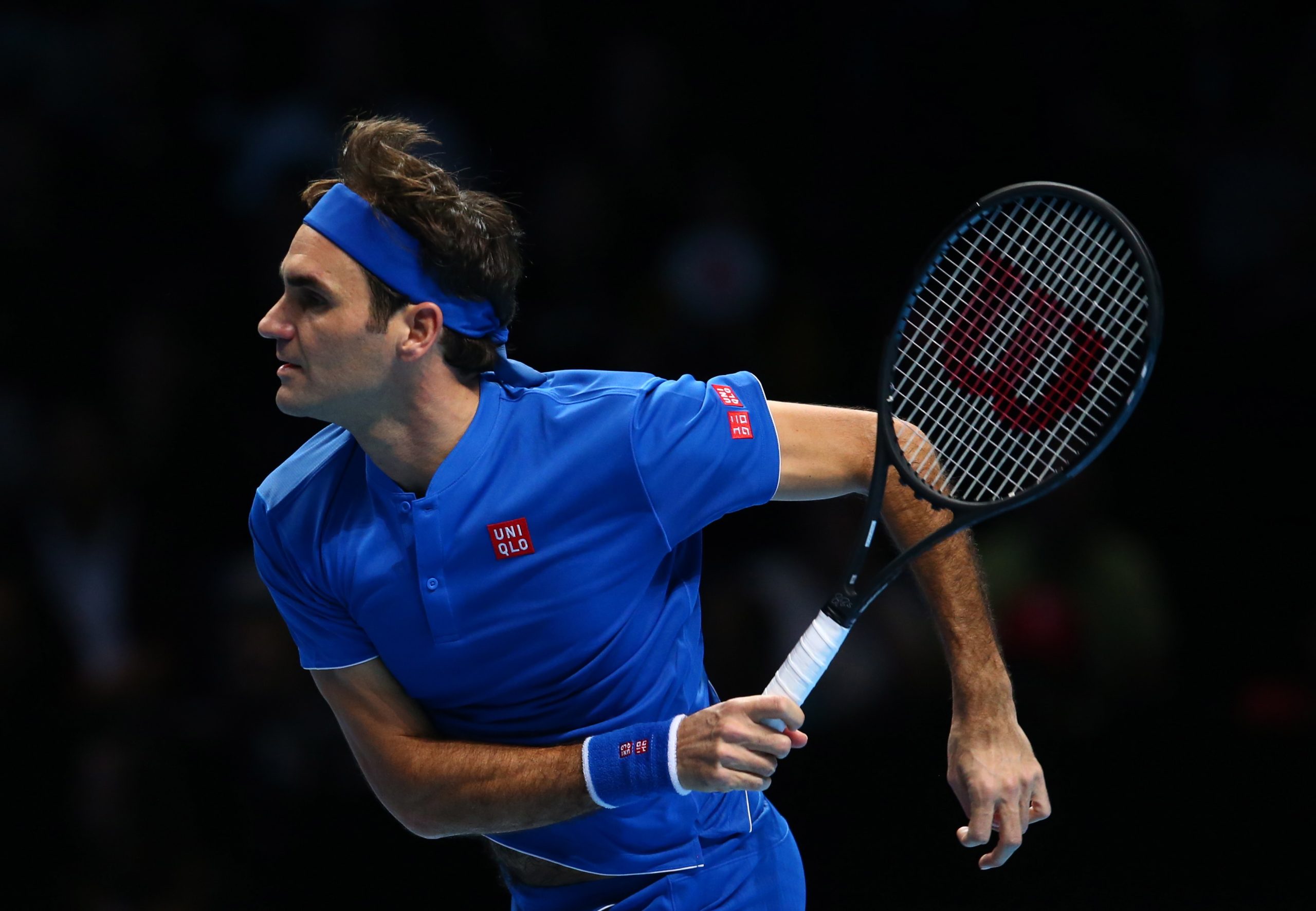 Federer vence Dominic Thiem e mantém aspirações nas ATP Finals