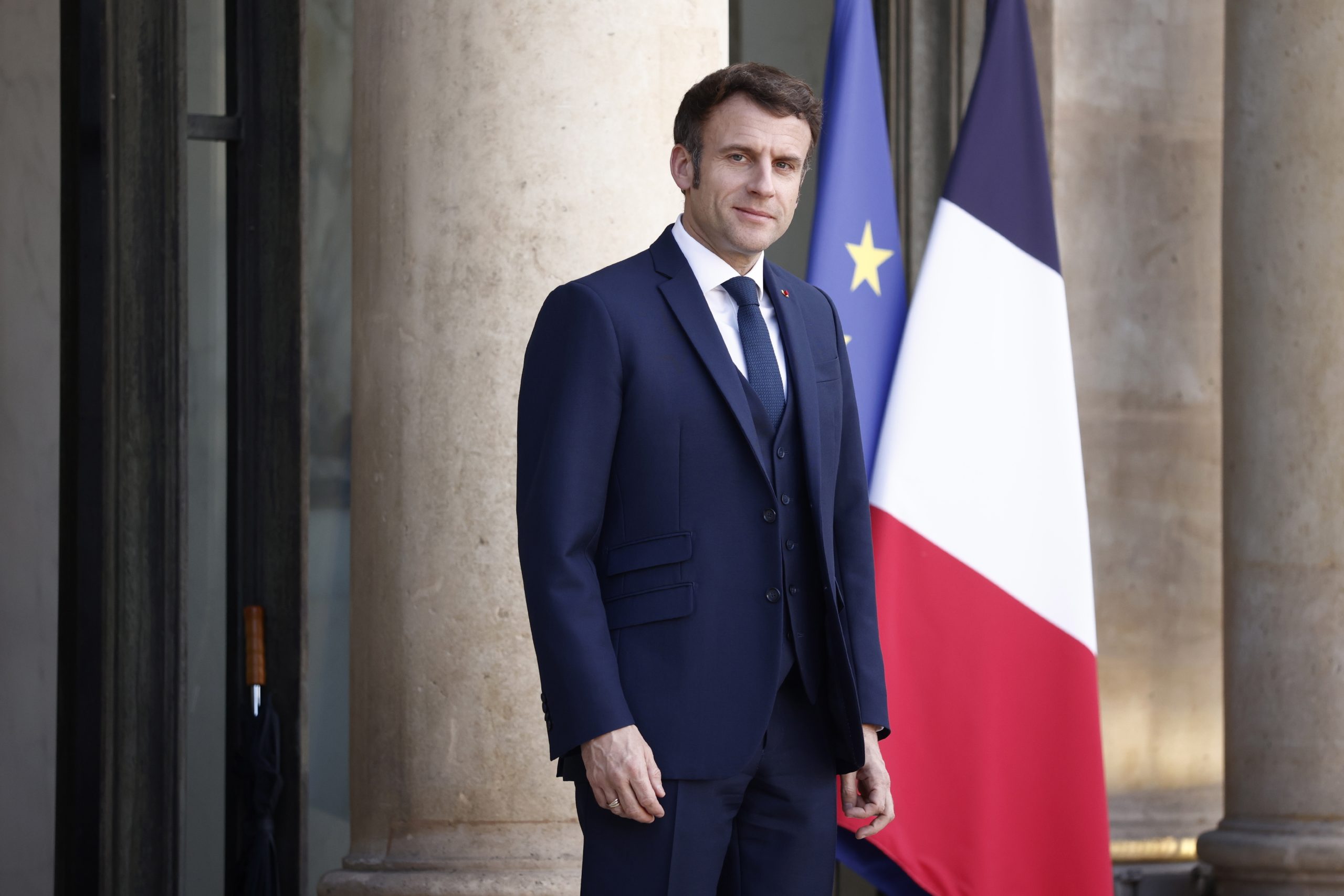 Emmanuel Macron oficializa candidatura esta noite numa carta na imprensa local