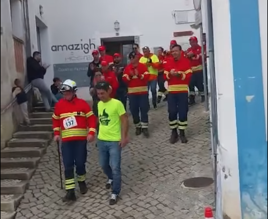 “História de superação”. Bombeiro com Parkinson participa em prova de resiliência
