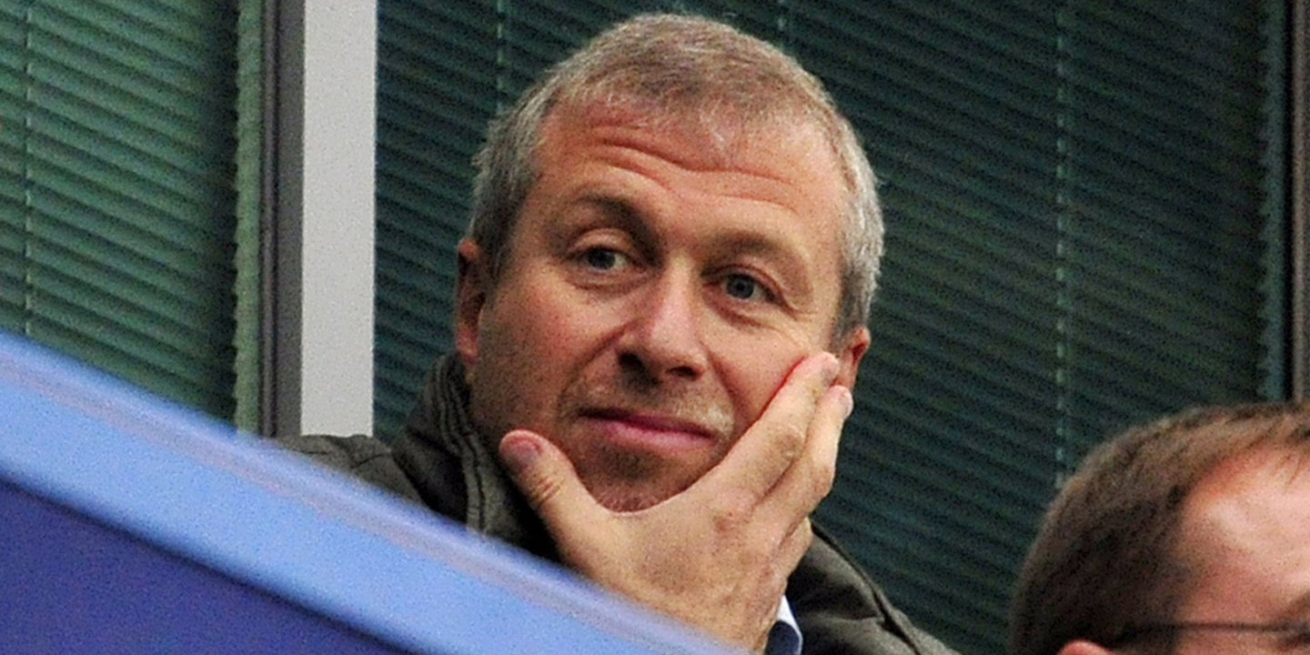 Roman Abramovich vai vender o Chelsea “devido à atual situação”