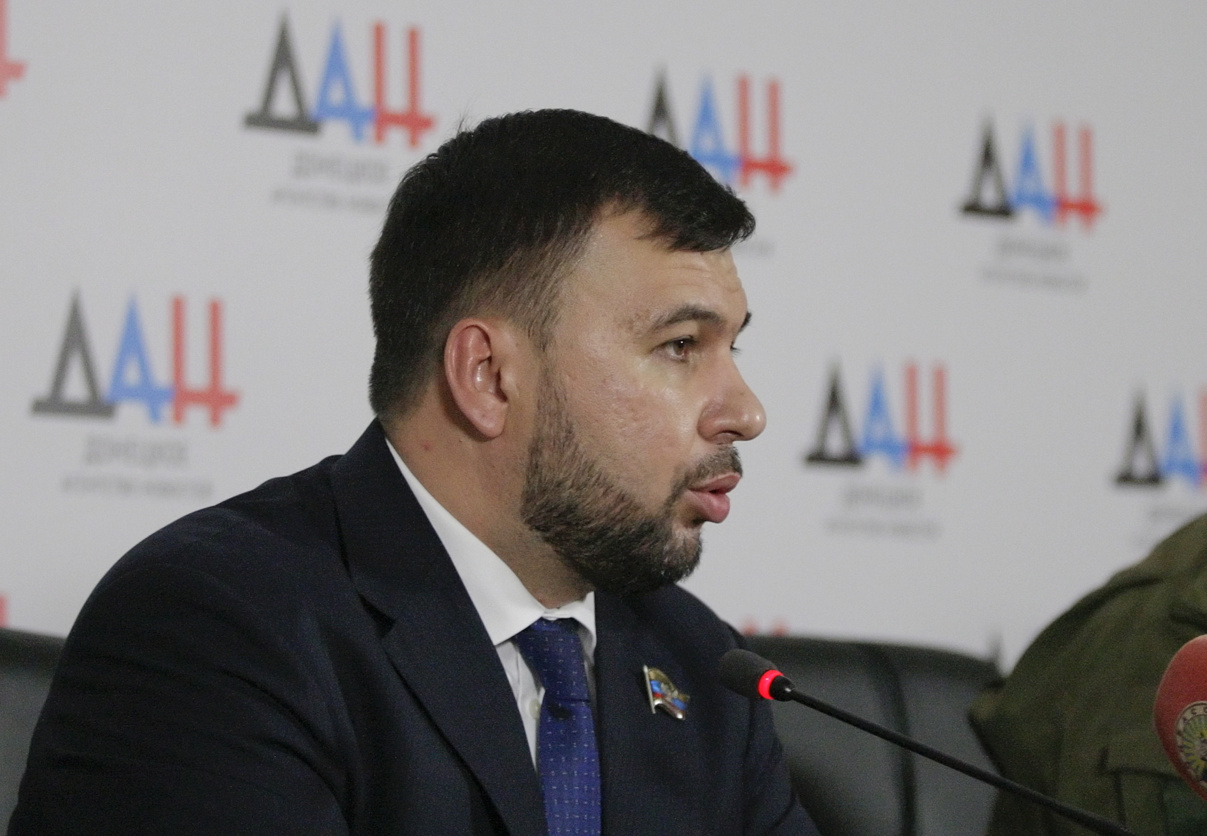 Líder separatista da região de Donetsk quer prosseguir “integração” com a Rússia