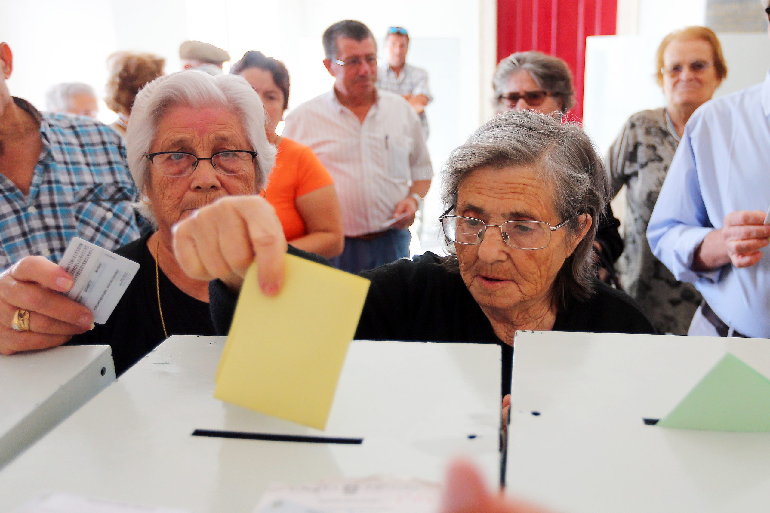 Autárquicas: Assembleia de voto em Barcelos apareceu “trancada” mas GNR abriu-a