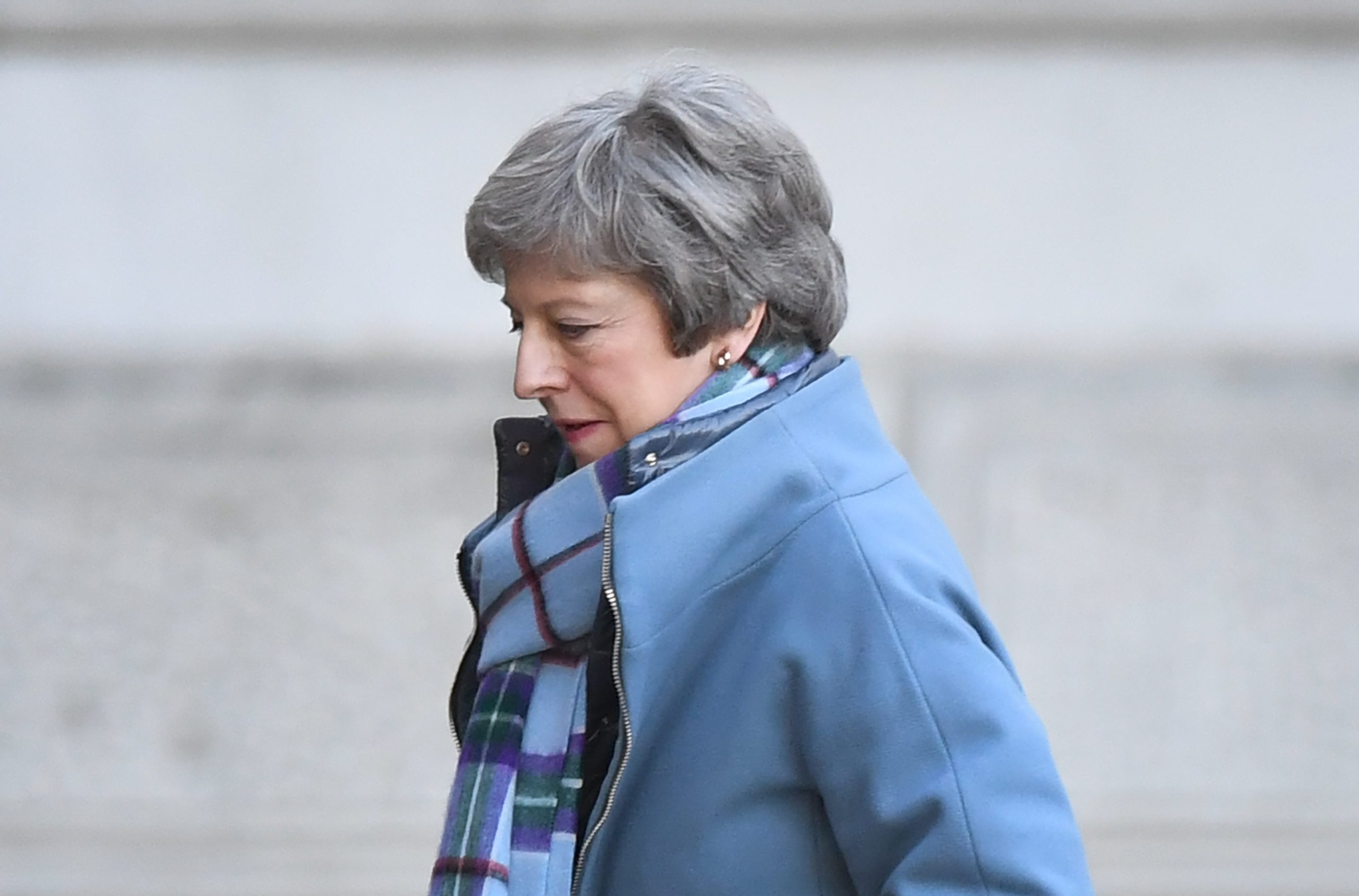 Brexit: Theresa May diz que deixa o cargo se o acordo de saída for aprovado