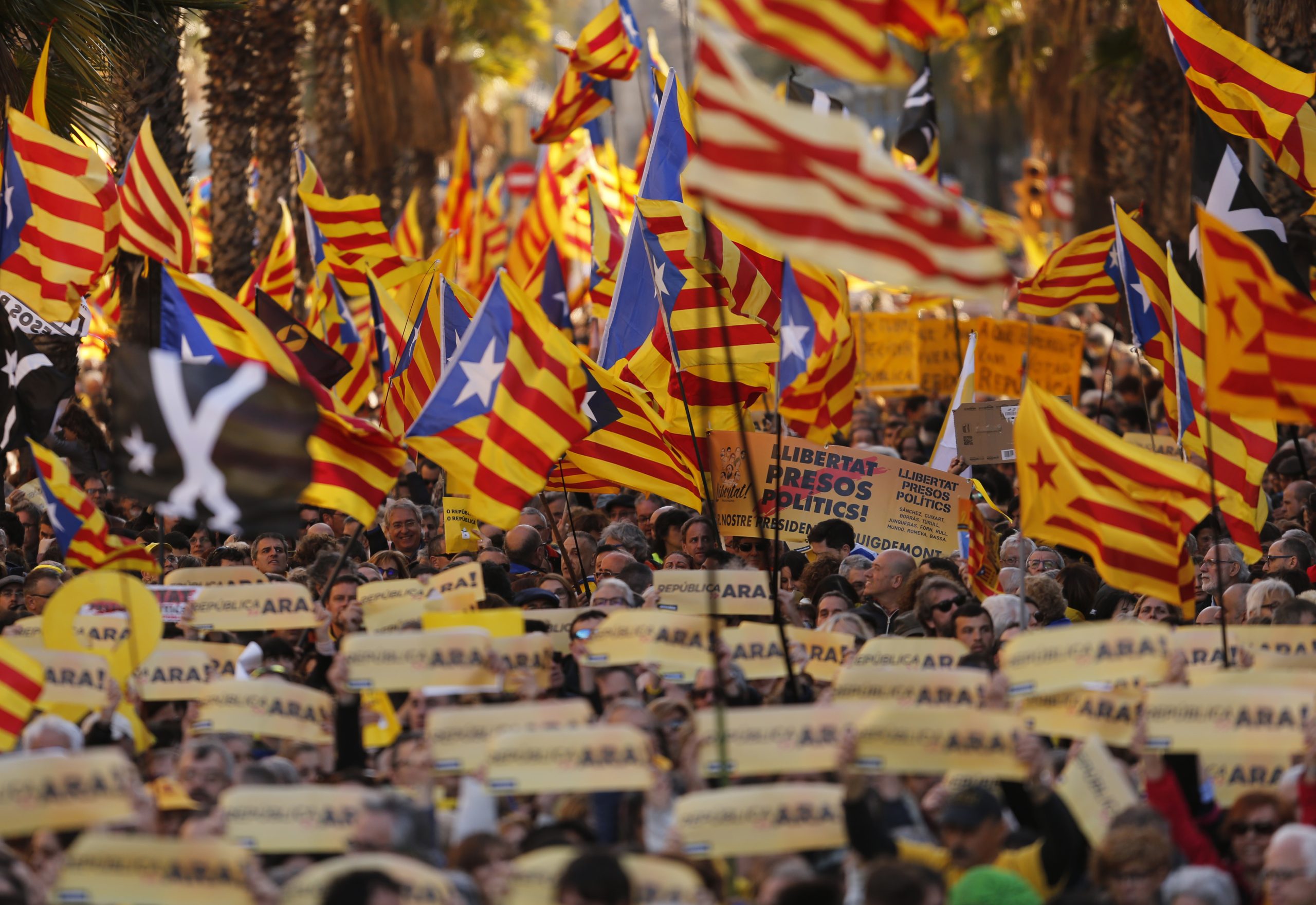 45 mil marcharam em Barcelona pela República da Catalunha